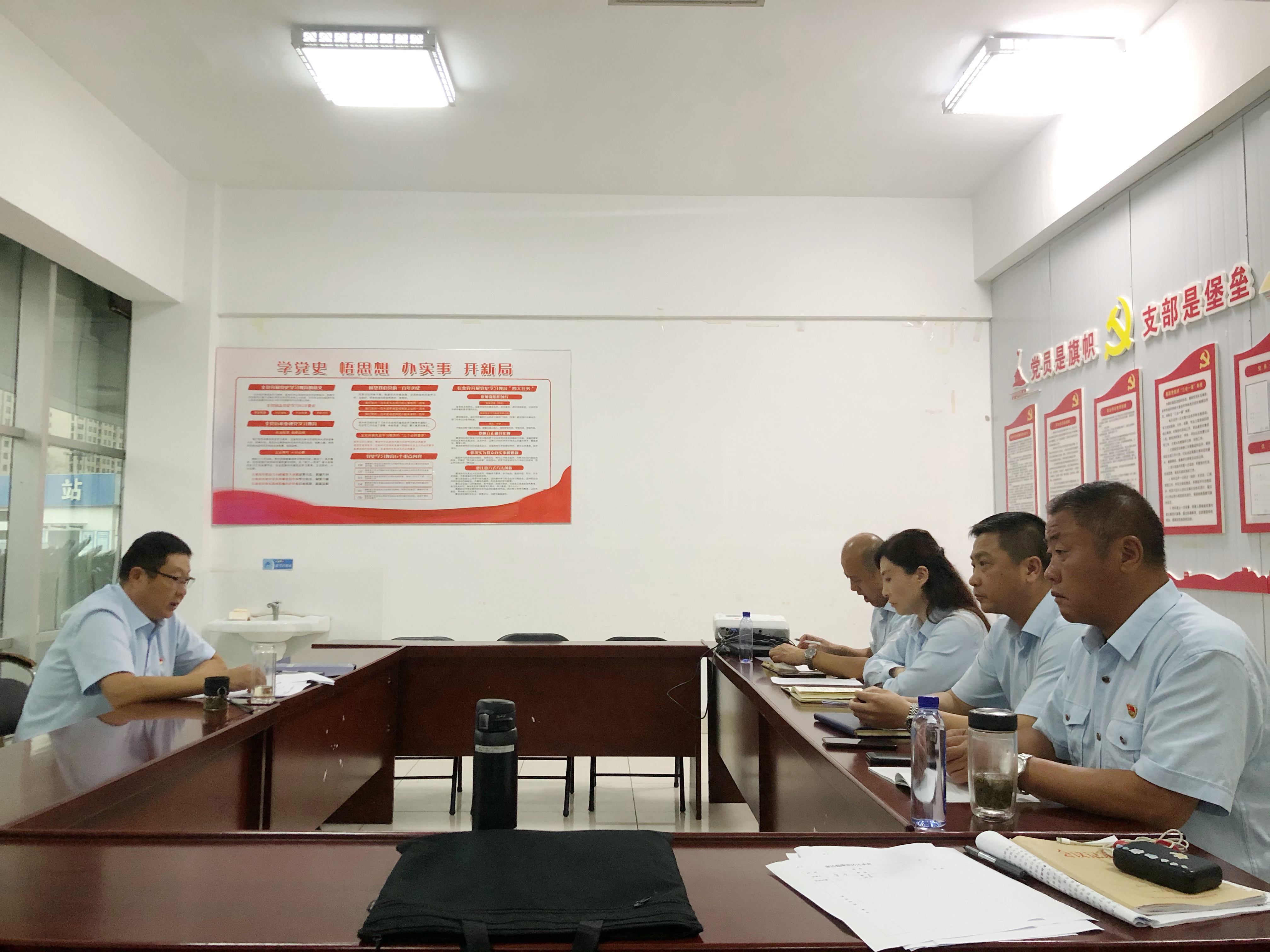 經(jīng)營發(fā)展事業(yè)部開展中秋國慶節(jié)前廉潔提醒談話