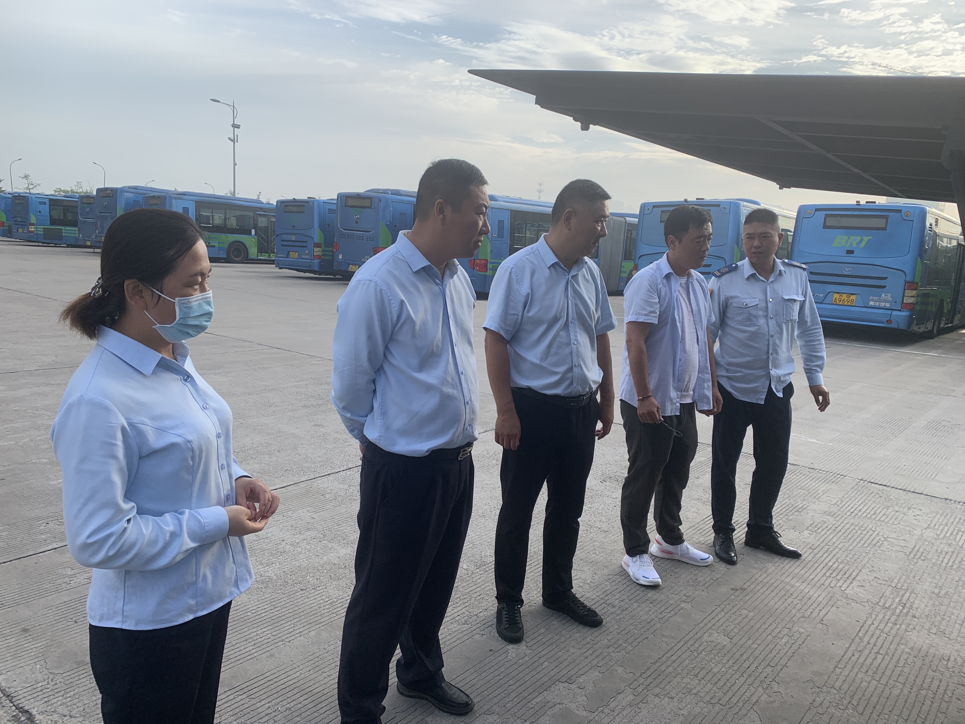 公交集團快速公交事業(yè)部開展節(jié)前綜合大檢查工作