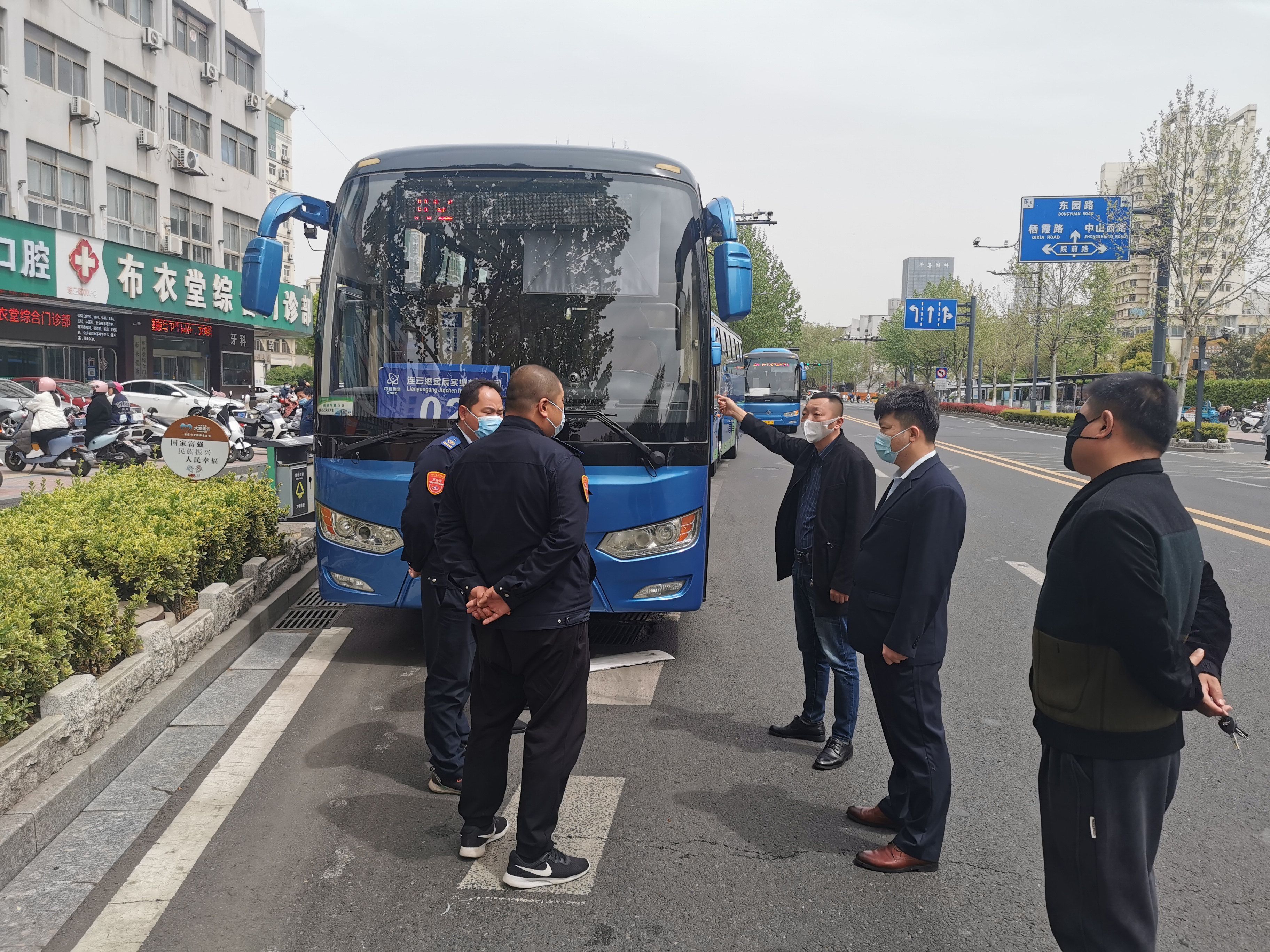 公交集團(tuán)公交事業(yè)二部做好時(shí)光書苑定制公交運(yùn)輸保障工作