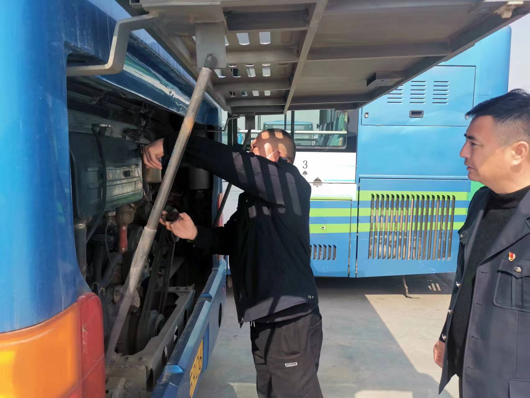 經(jīng)營發(fā)展事業(yè)部突擊檢查駕駛員 “一日三檢”工作