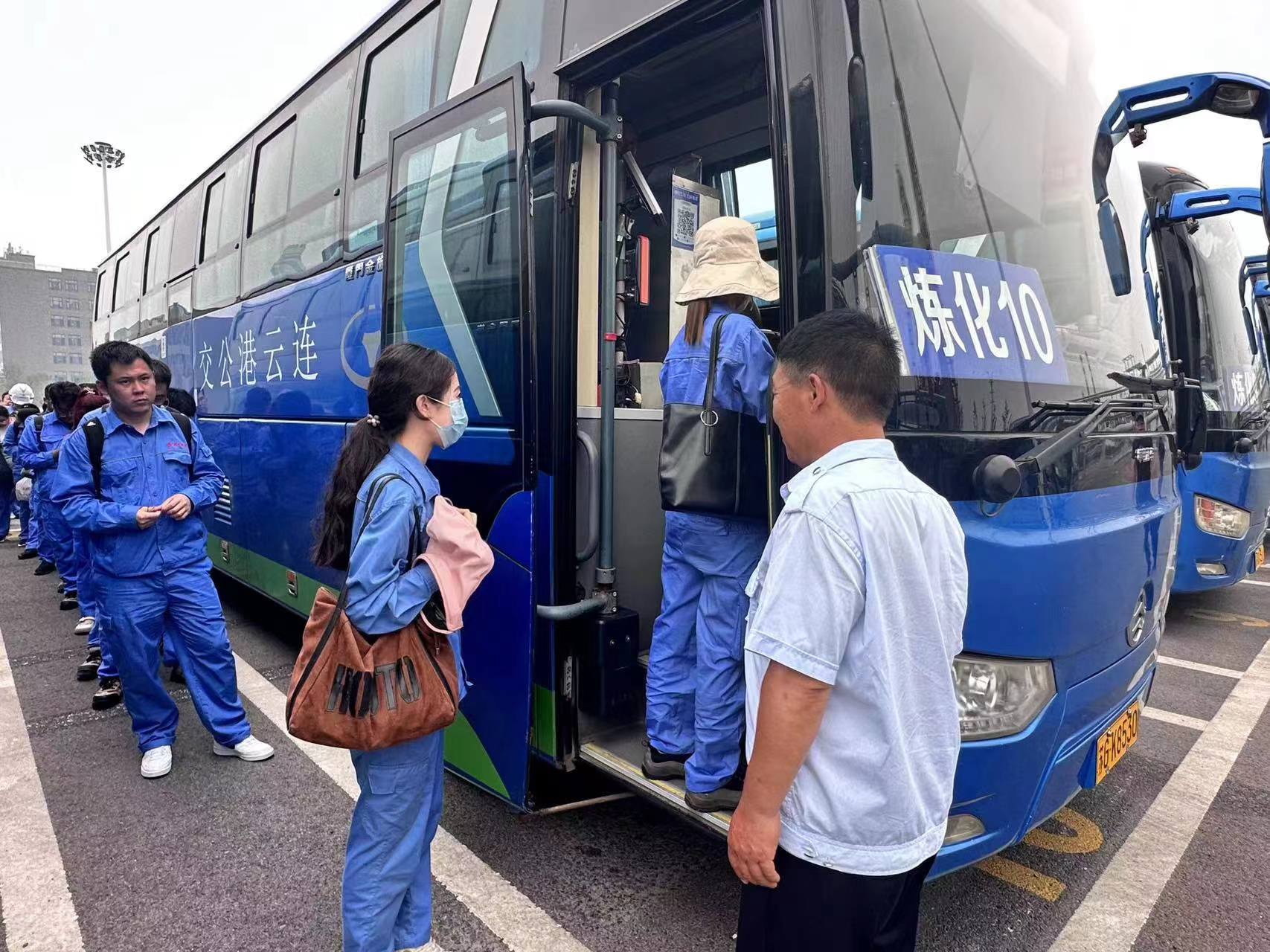 公交集團(tuán)經(jīng)營(yíng)發(fā)展事業(yè)部開展通勤車場(chǎng)站突擊檢查