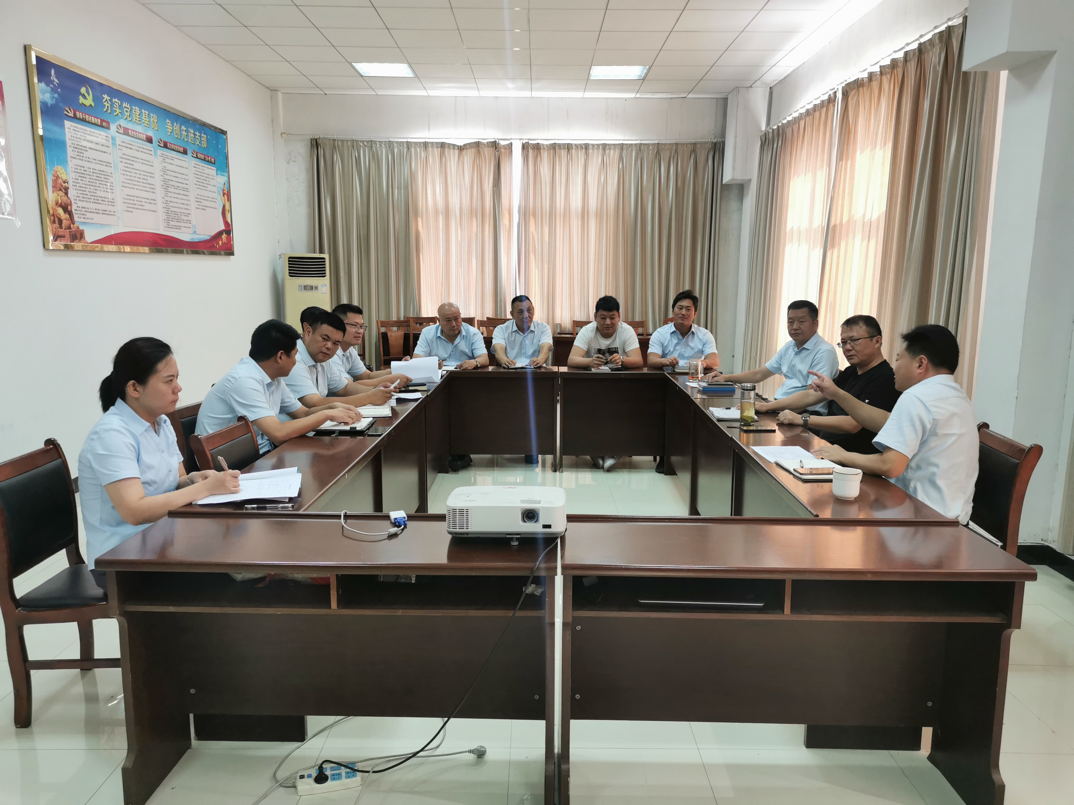 公交集團機務(wù)技術(shù)事業(yè)部召開中秋國慶作風建設(shè)專題會議