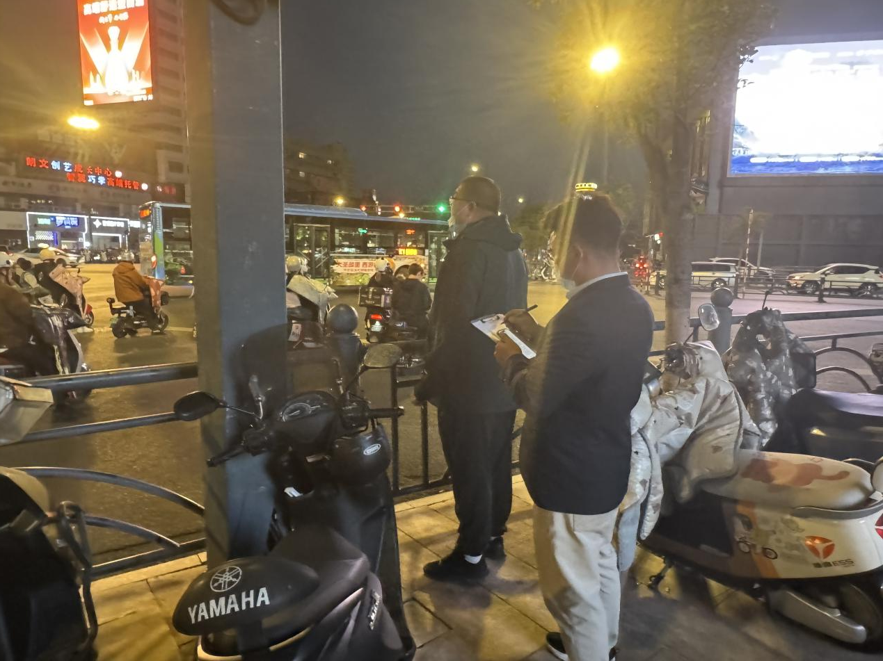 筑牢安全防線，落實(shí)右轉(zhuǎn)必停管控措施