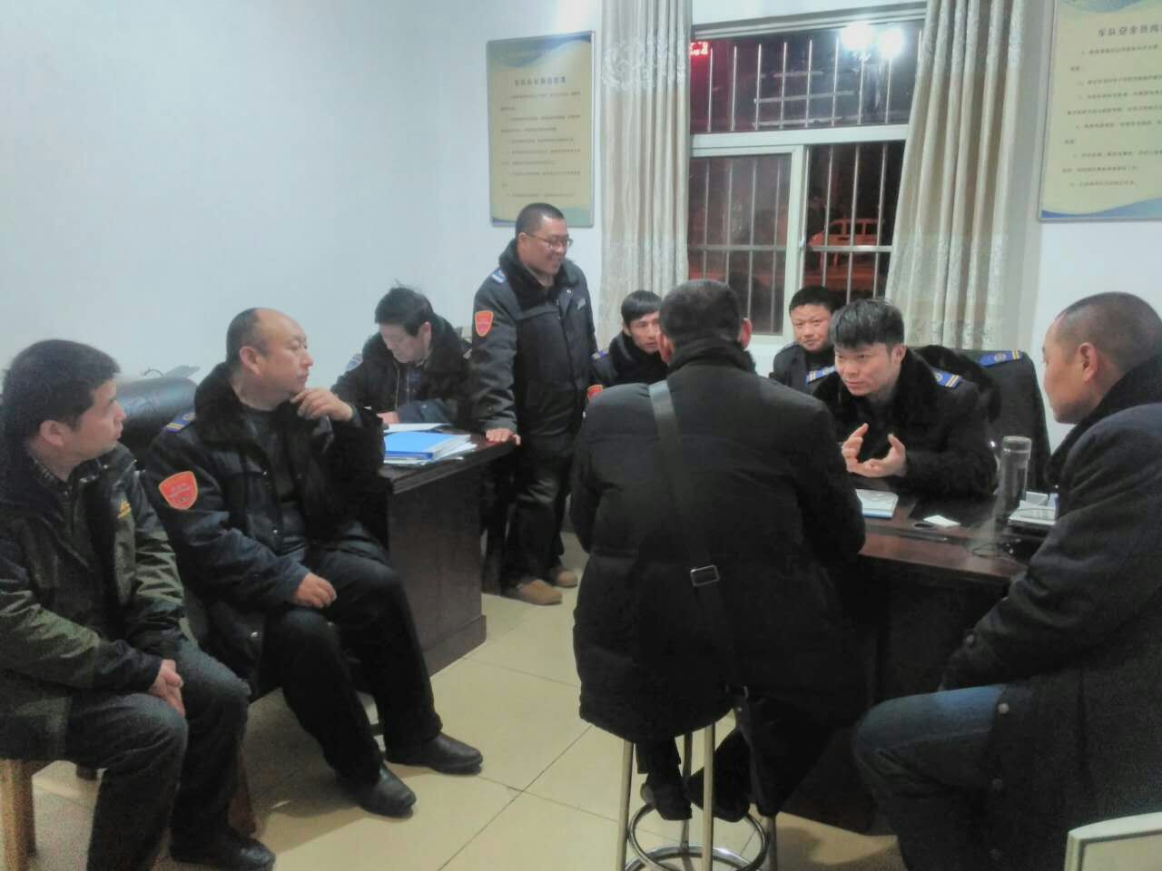 公交快速公司車隊(duì)召開(kāi)公交B12線專項(xiàng)安全行車會(huì)議