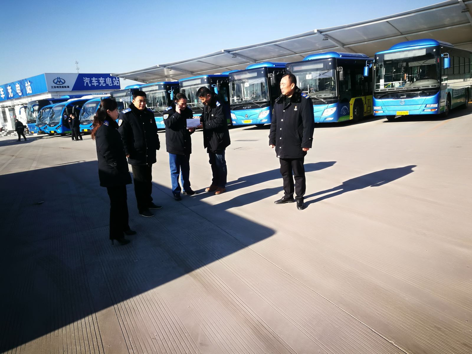 公交集團(tuán)經(jīng)營(yíng)發(fā)展事業(yè)部認(rèn)真做好春運(yùn)期間車(chē)輛安全檢查工作