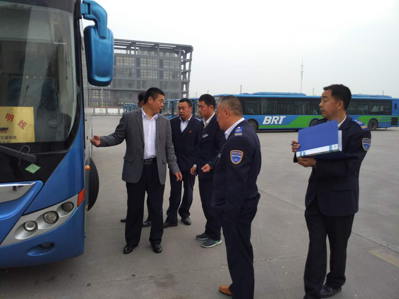 公交快速公司開展機(jī)務(wù)檢查工作 助推文明城市創(chuàng)建