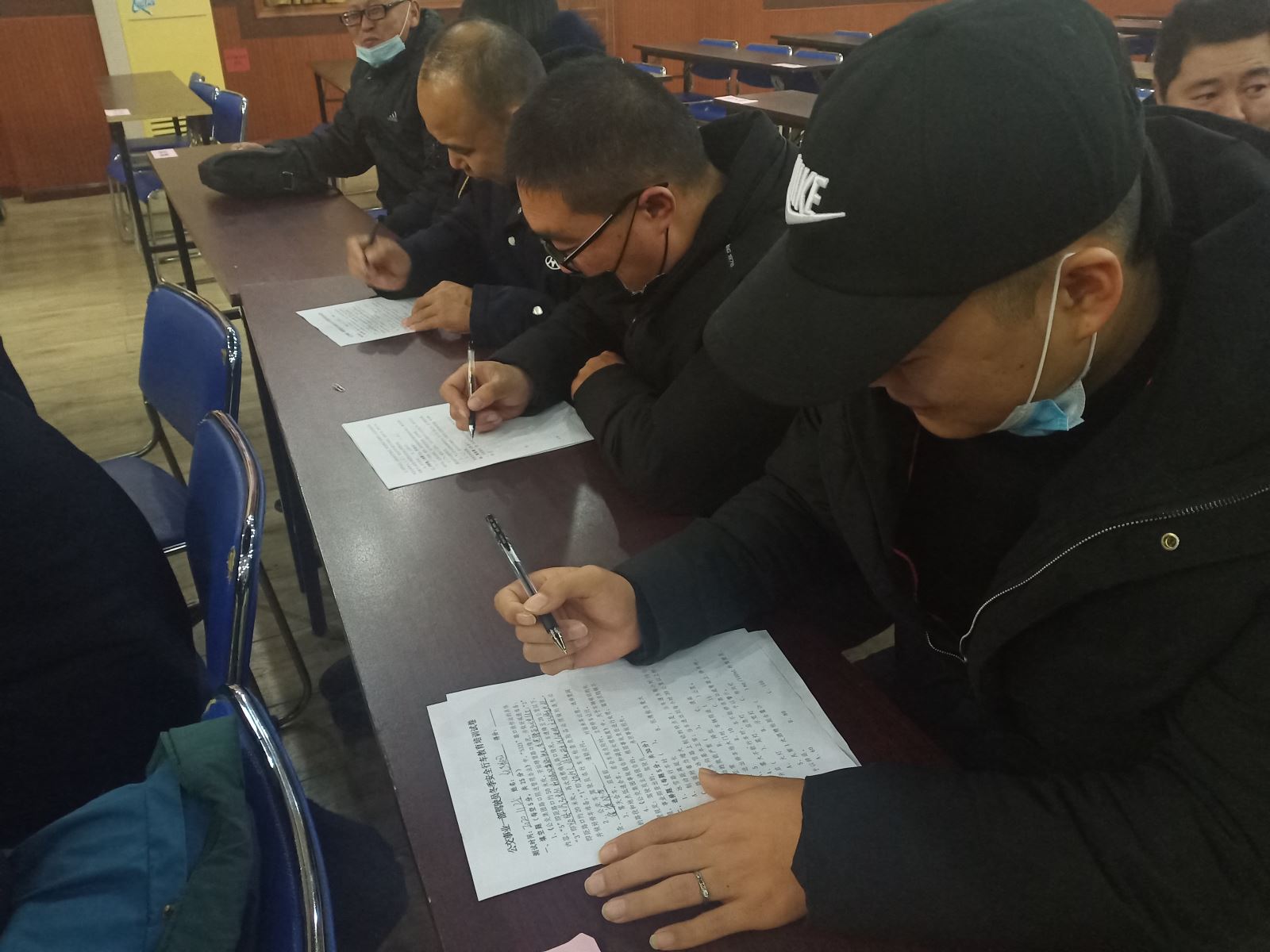 公交集團(tuán)公交事業(yè)一部開(kāi)展駕駛員冬季安全教育培訓(xùn)