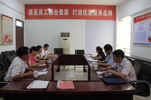 集團(tuán)紀(jì)委、監(jiān)察室到海通公交檢查指導(dǎo)工作