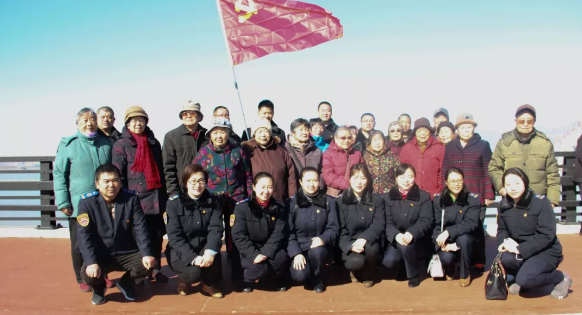 公交集團(tuán)快速公司黨員到福利院開展志愿活動