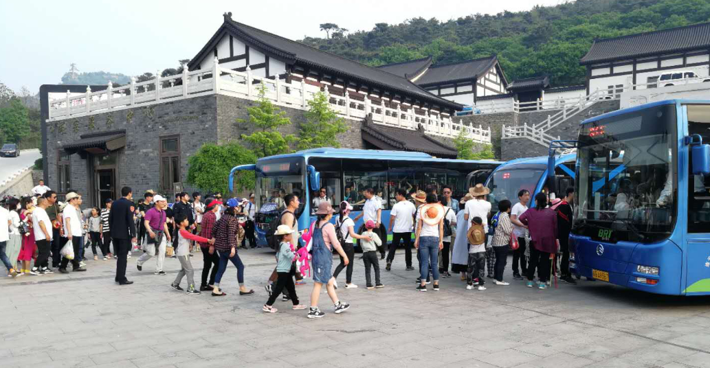 公交集團(tuán)圓滿完成五一小長假運(yùn)輸保障任務(wù)