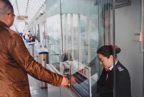 讓微笑走進(jìn)每一位乘客的內(nèi)心