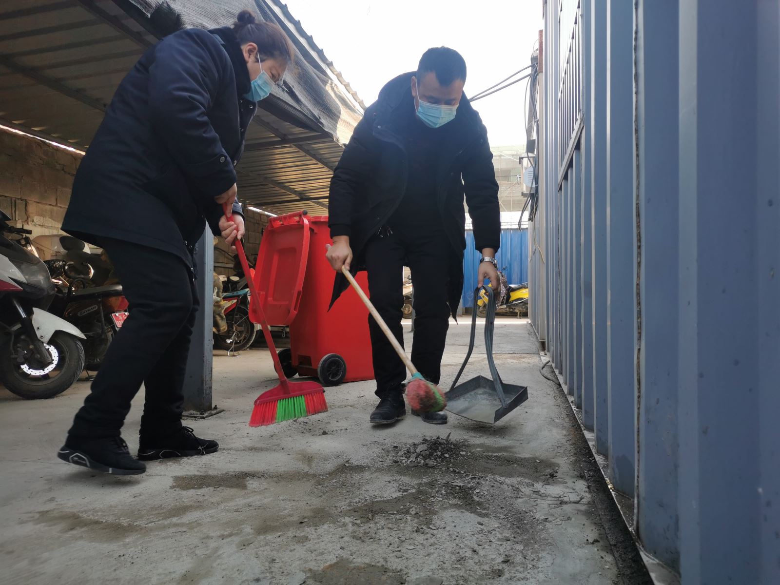 公交集團(tuán)公交事業(yè)一部保持場站衛(wèi)生常態(tài)化