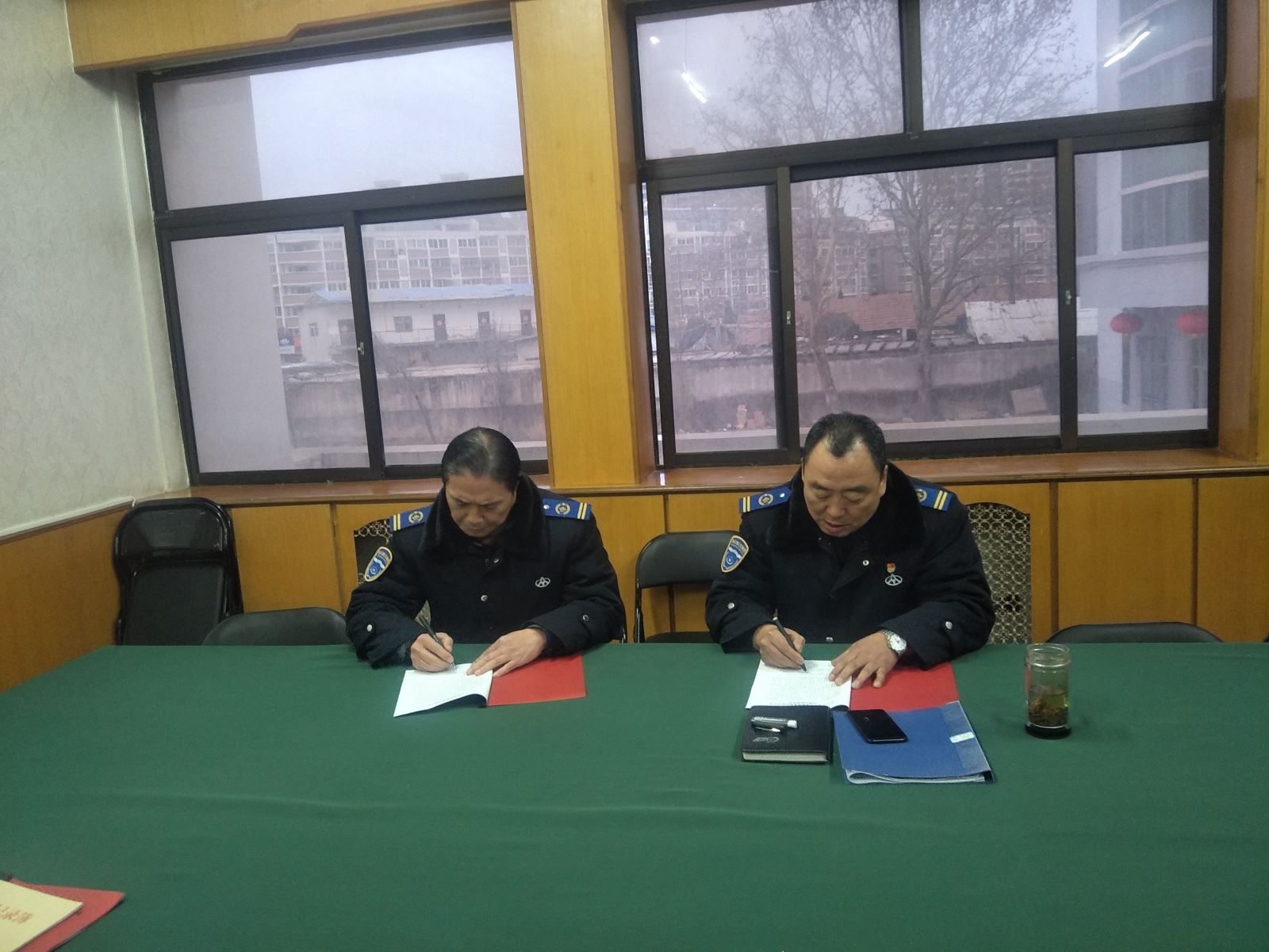 公交集團經(jīng)營發(fā)展事業(yè)部與分公司簽訂目標責任書