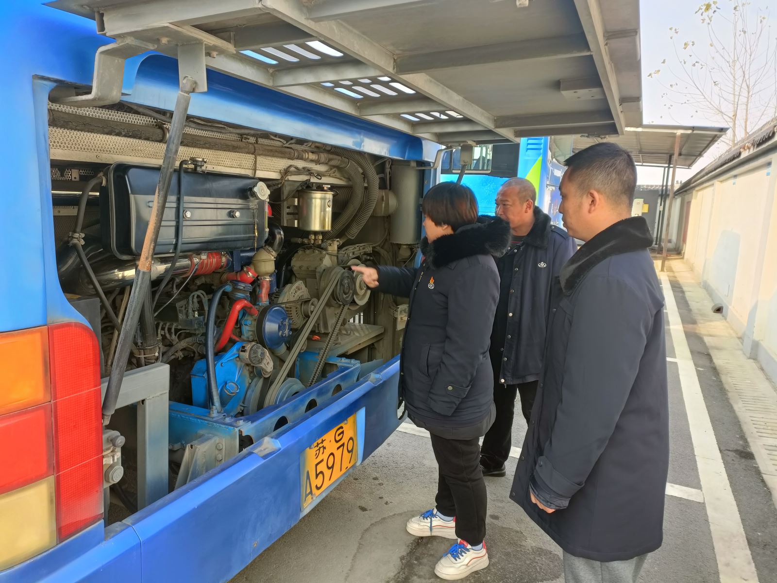 公交集團(tuán)公交事業(yè)一部開(kāi)展元旦節(jié)前場(chǎng)站安全檢查