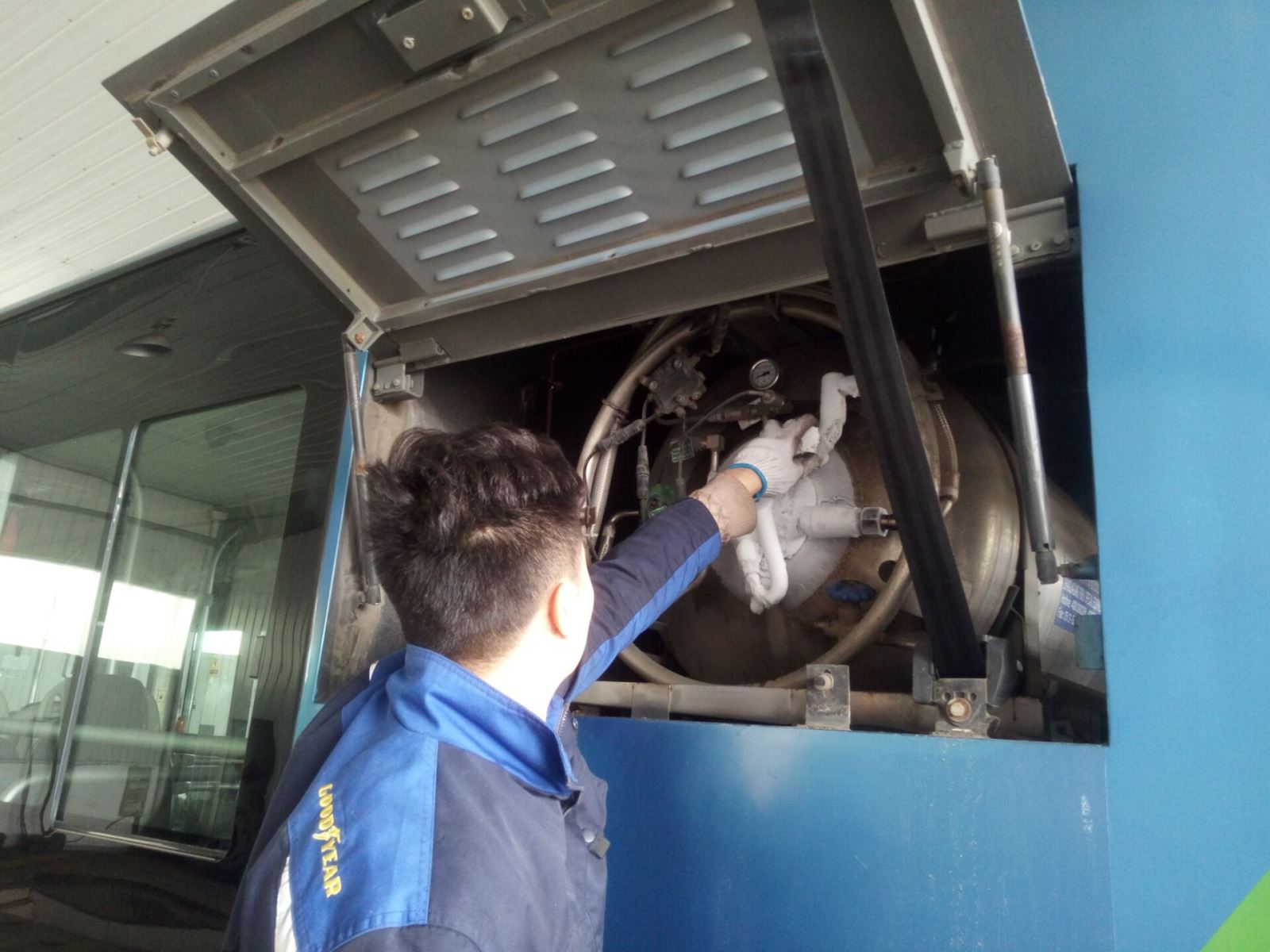 公交集團(tuán)啟動(dòng)冬季惡劣天氣應(yīng)急預(yù)案