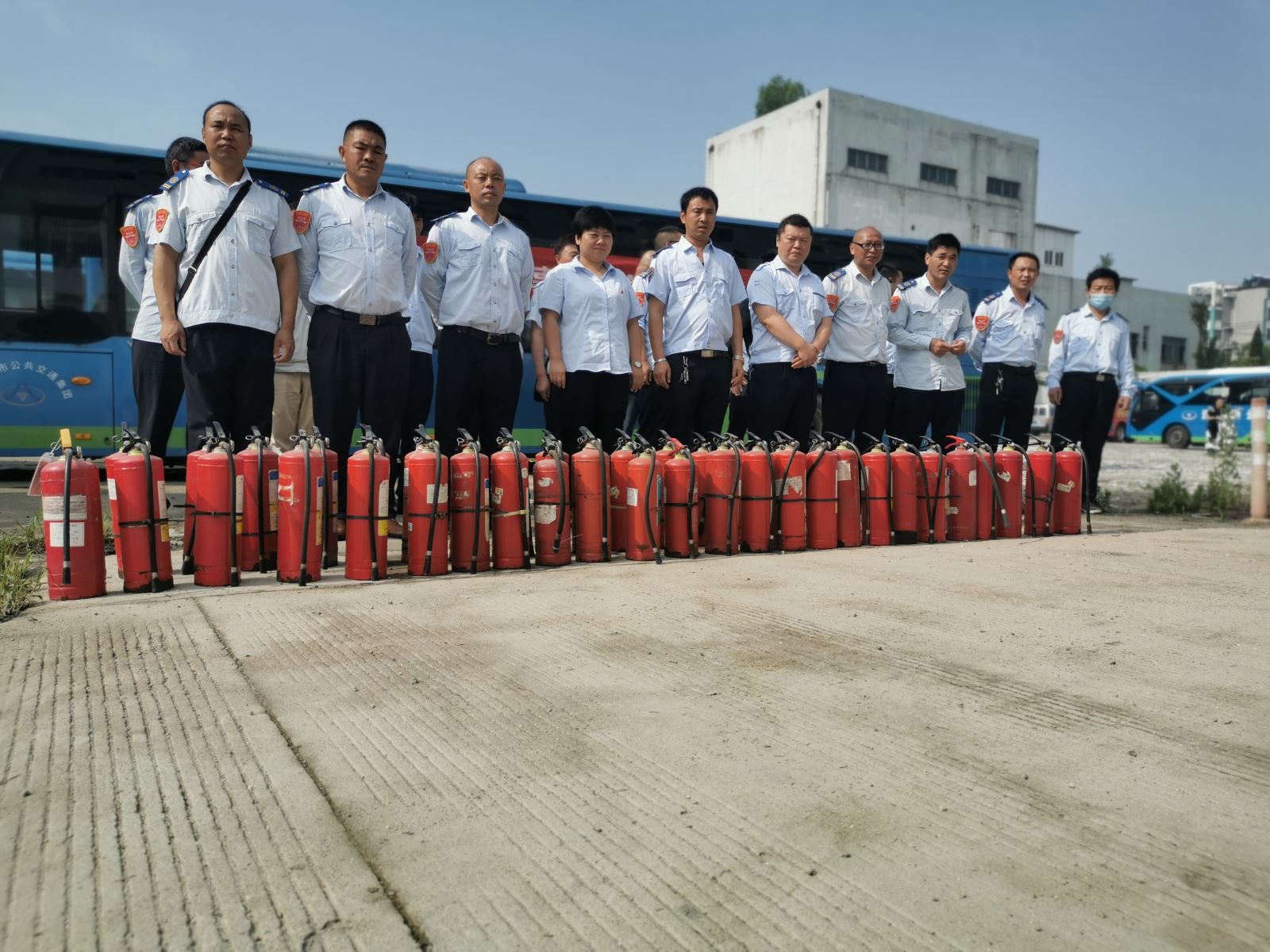 公交集團(tuán)公交事業(yè)一部開(kāi)展應(yīng)急演練 確保安全生產(chǎn)