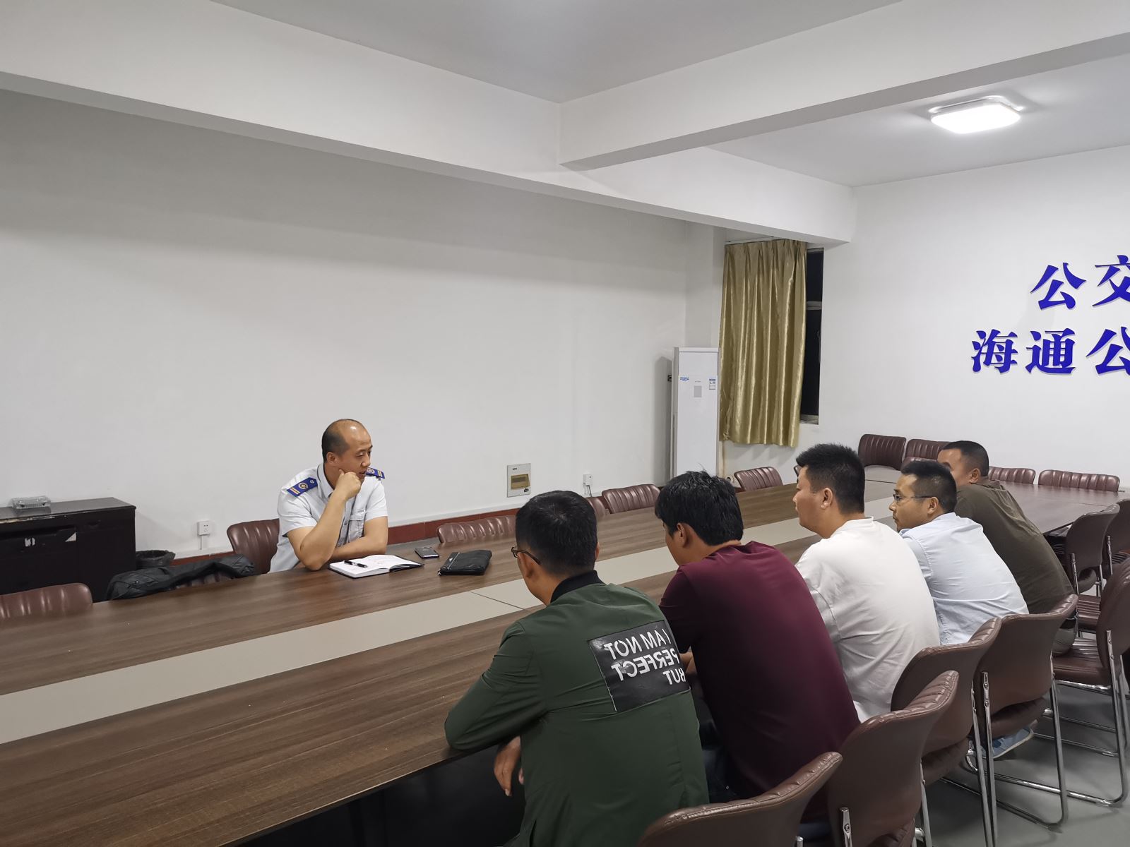 公交集團公交事業(yè)一部開展新進駕駛員雨季安全行車教育專題會議