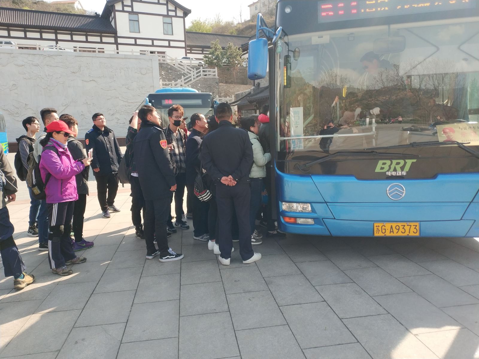 公交集團(tuán)“元旦”小長(zhǎng)假交通運(yùn)輸保障工作圓滿(mǎn)完成