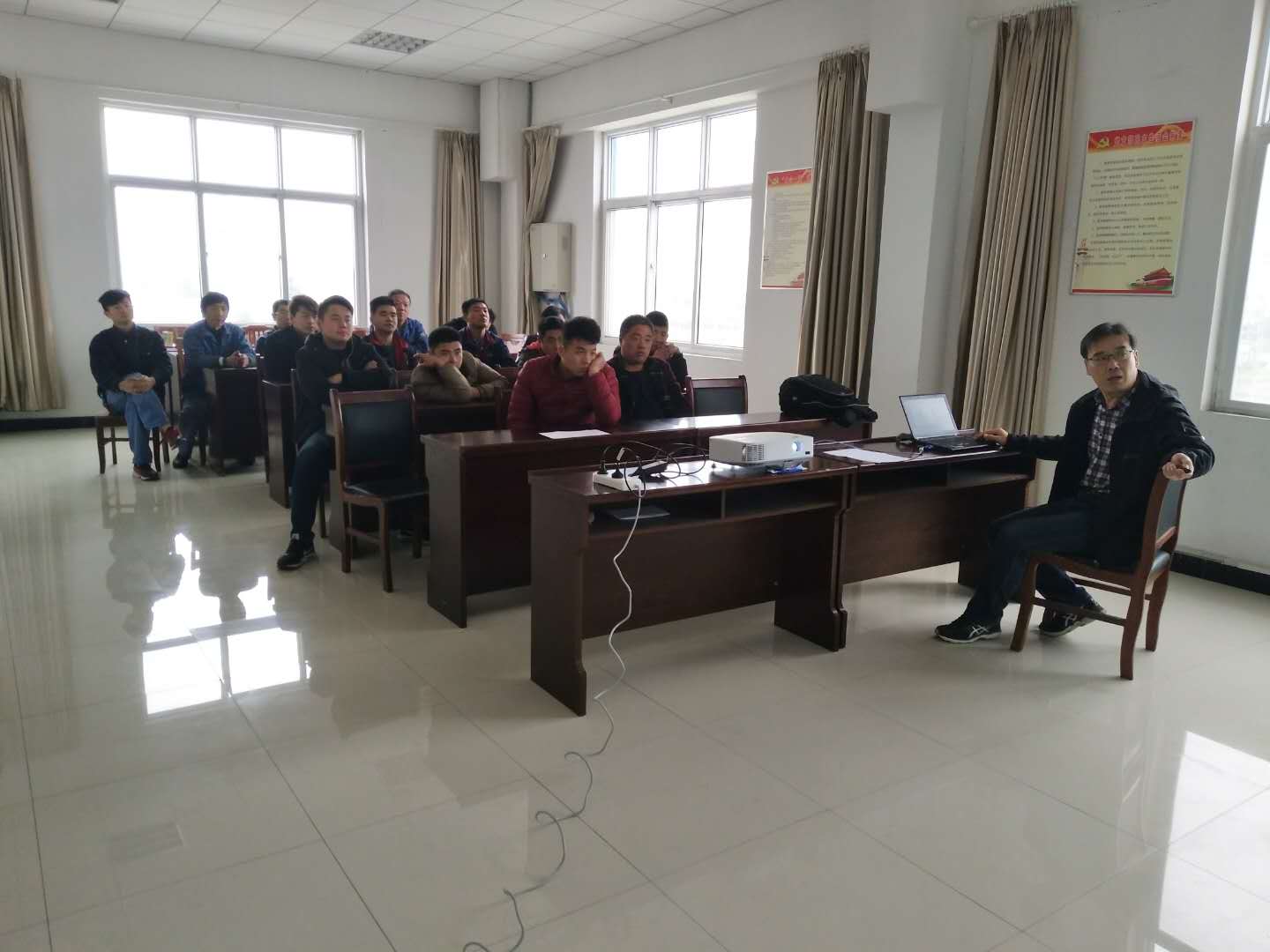 公交集團(tuán)維修公司、大浦保養(yǎng)廠舉辦技能知識培訓(xùn)活動