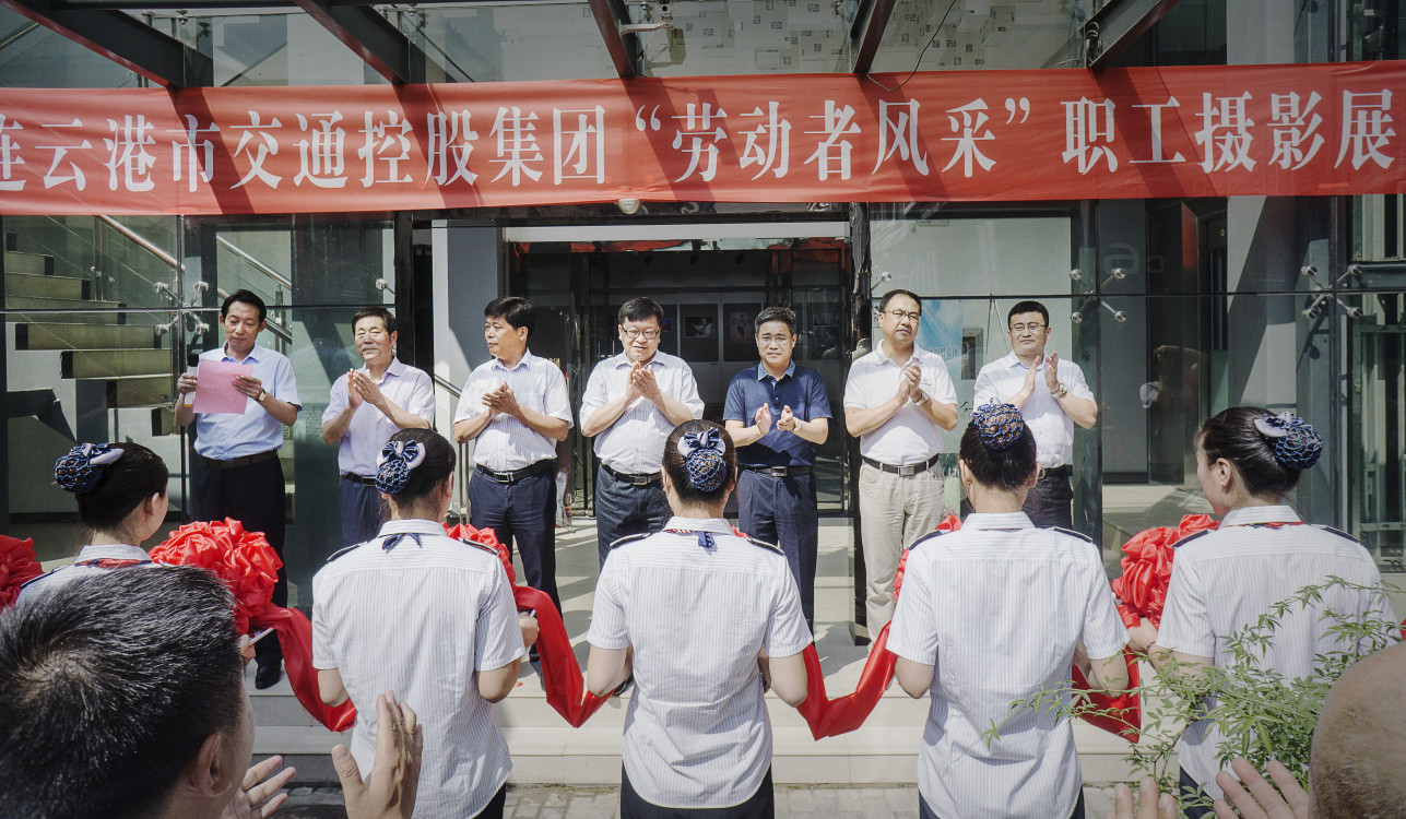 海通公交公司倪子棠獲集團(tuán)“勞動(dòng)者風(fēng)采”職工攝影比賽一等獎(jiǎng)