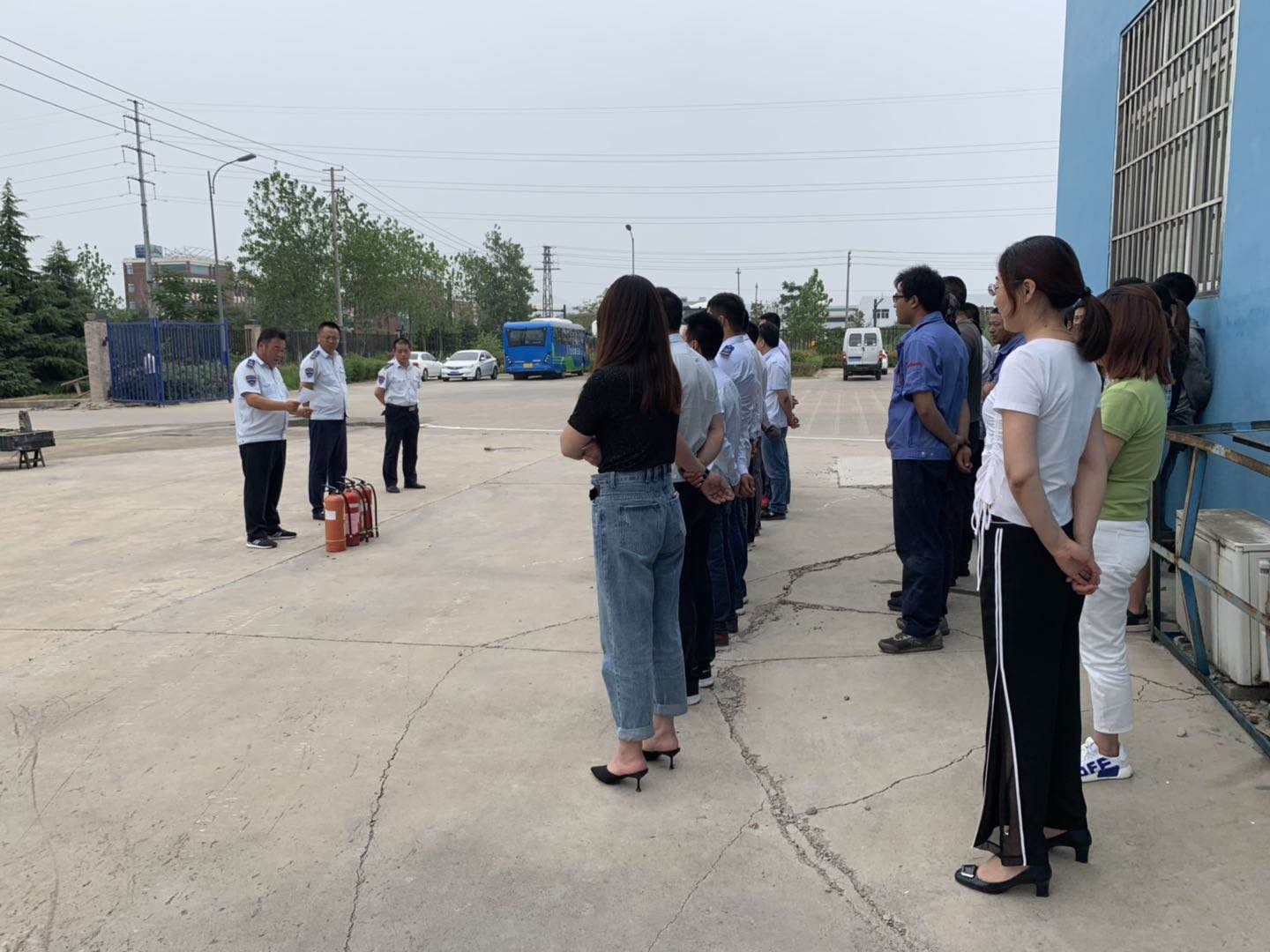 公交集團機務技術事業(yè)部開展消防應急演練活動