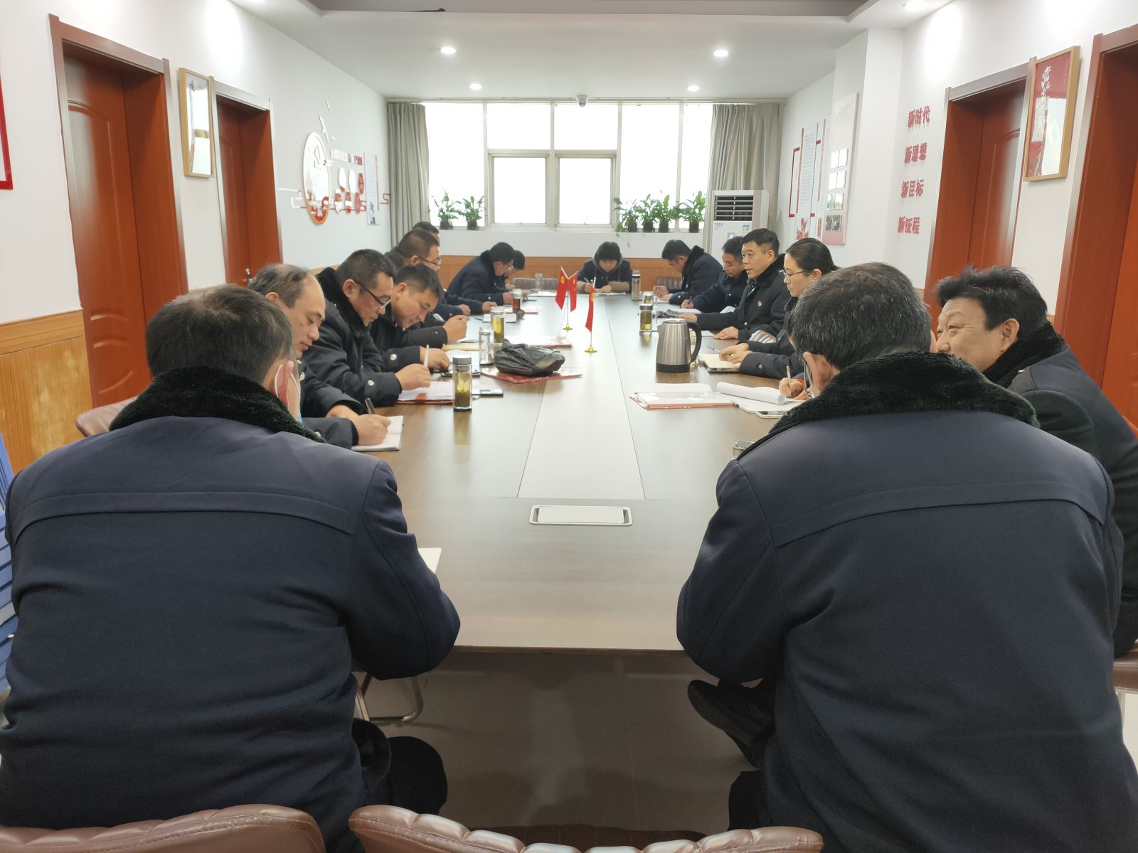 公交集團(tuán)公交事業(yè)一部召開(kāi)夜班線(xiàn)運(yùn)營(yíng)調(diào)整會(huì)議