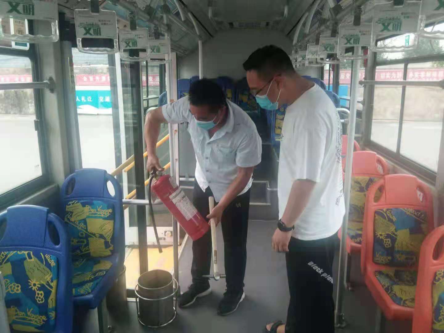 公交集團(tuán)公交事業(yè)一部防疫、安全兩手抓夯實(shí)新入職駕駛員崗前綜合培訓(xùn)