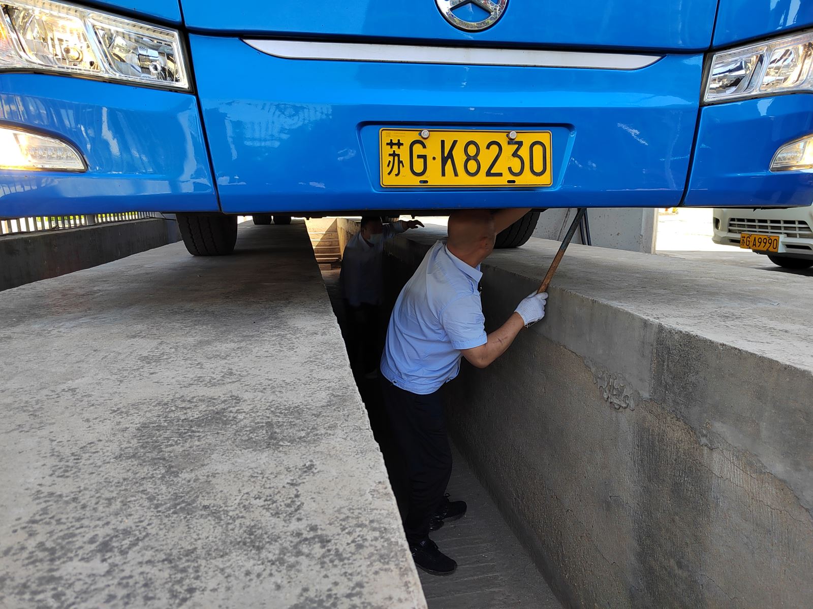 公交事業(yè)二部開展端午節(jié)前機(jī)務(wù)專項(xiàng)檢查