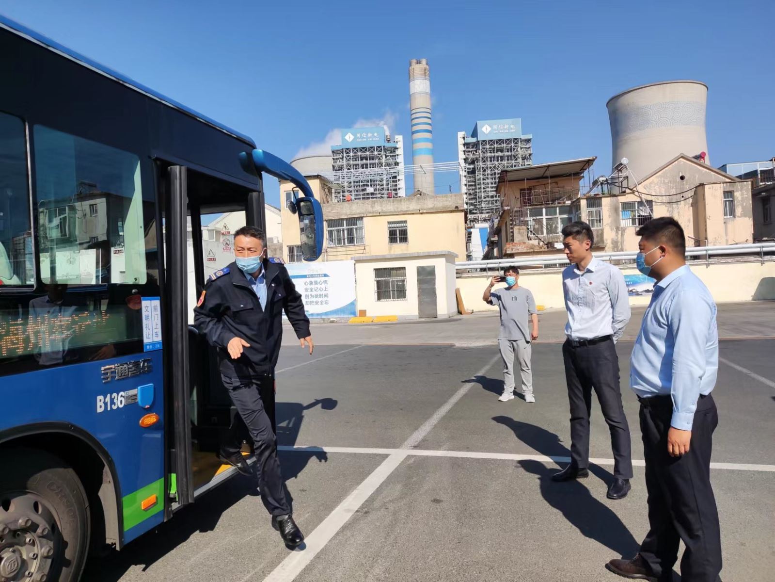 公交集團快速公交事業(yè)部 開展駕駛員應(yīng)急救援處置專項檢查