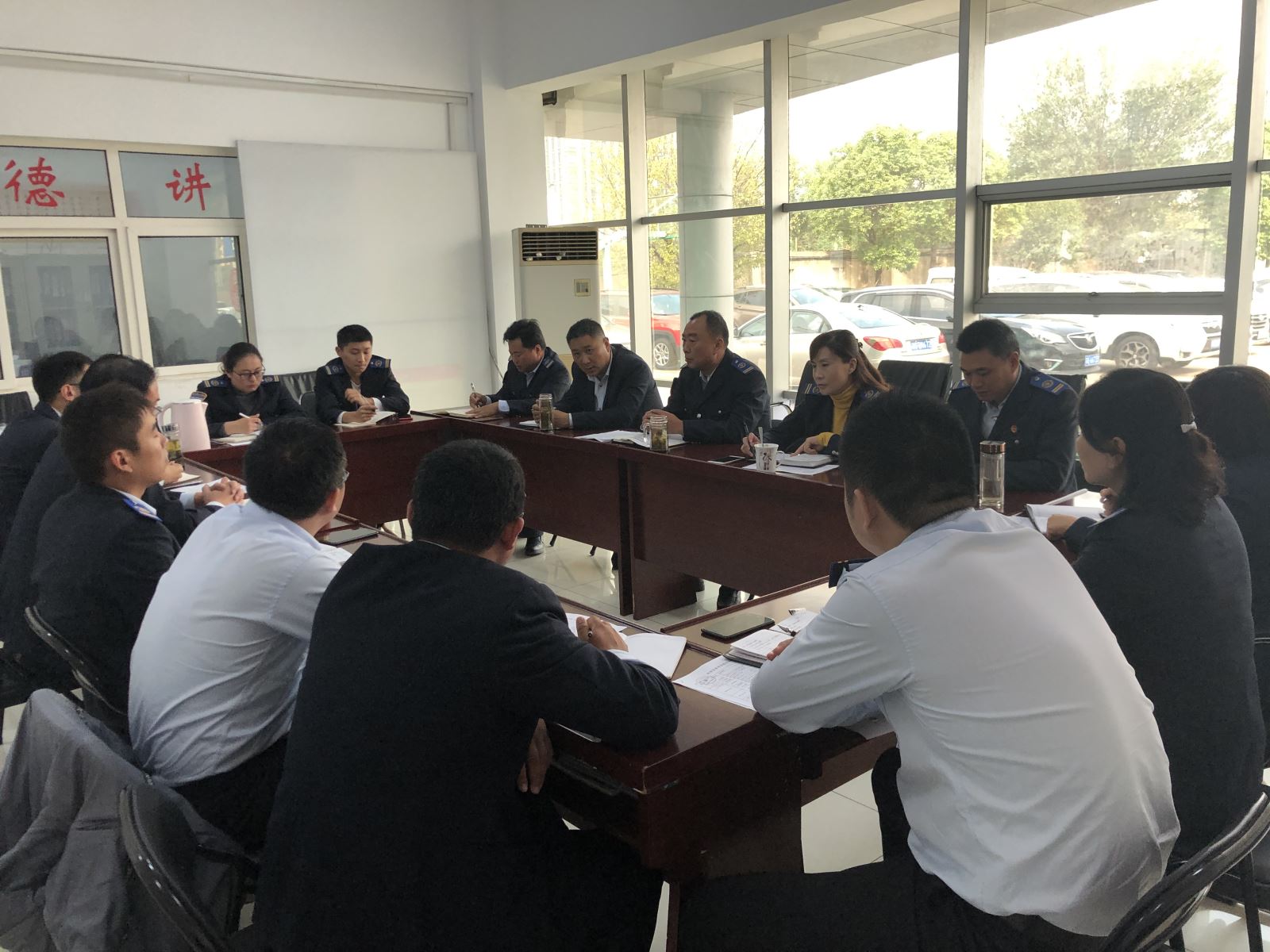 公交集團(tuán)經(jīng)營發(fā)展事業(yè)部召開創(chuàng)文迎檢部署會