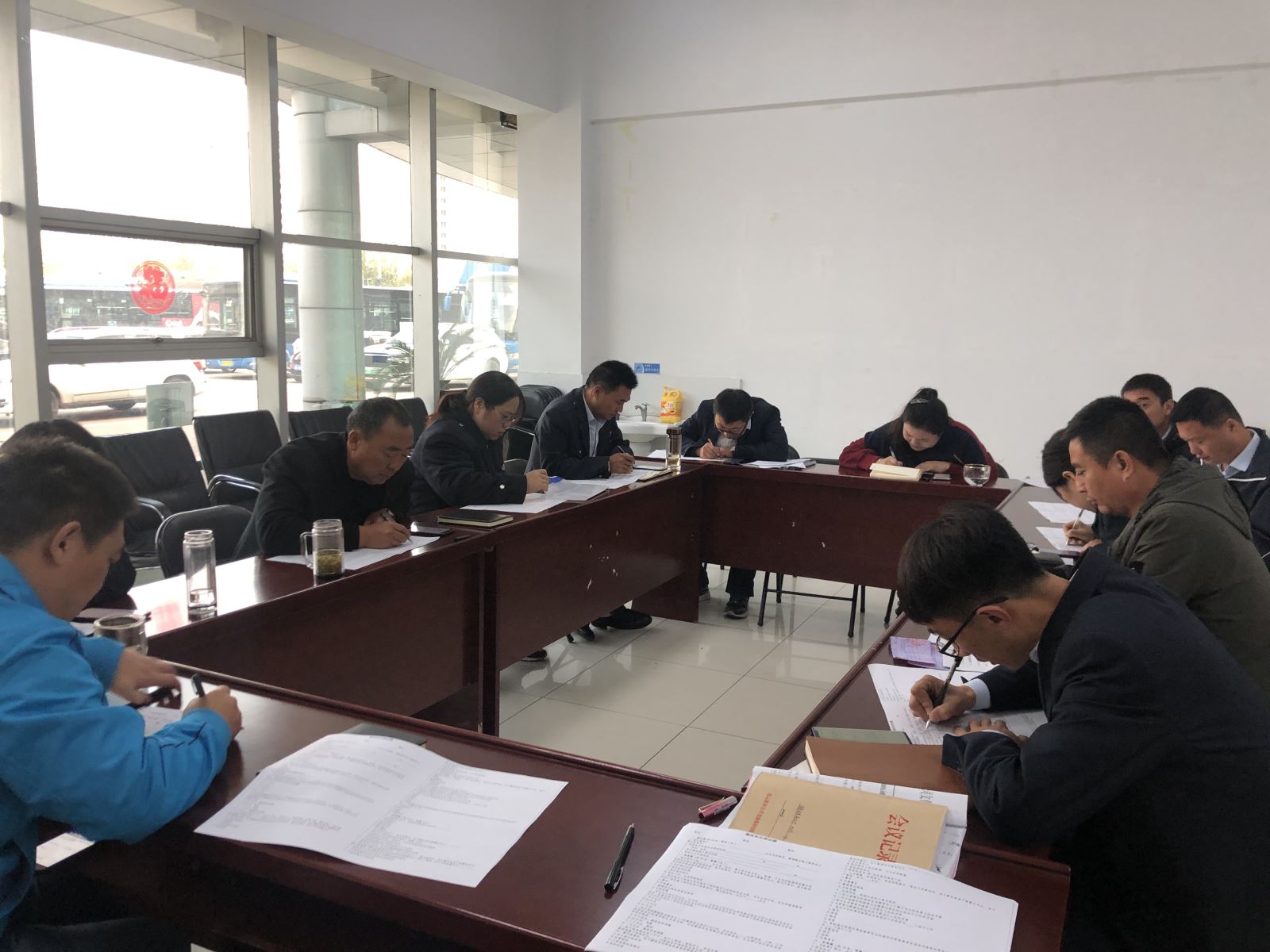 經(jīng)營(yíng)發(fā)展事業(yè)部組織開展黨風(fēng)廉政建設(shè)知識(shí)測(cè)試