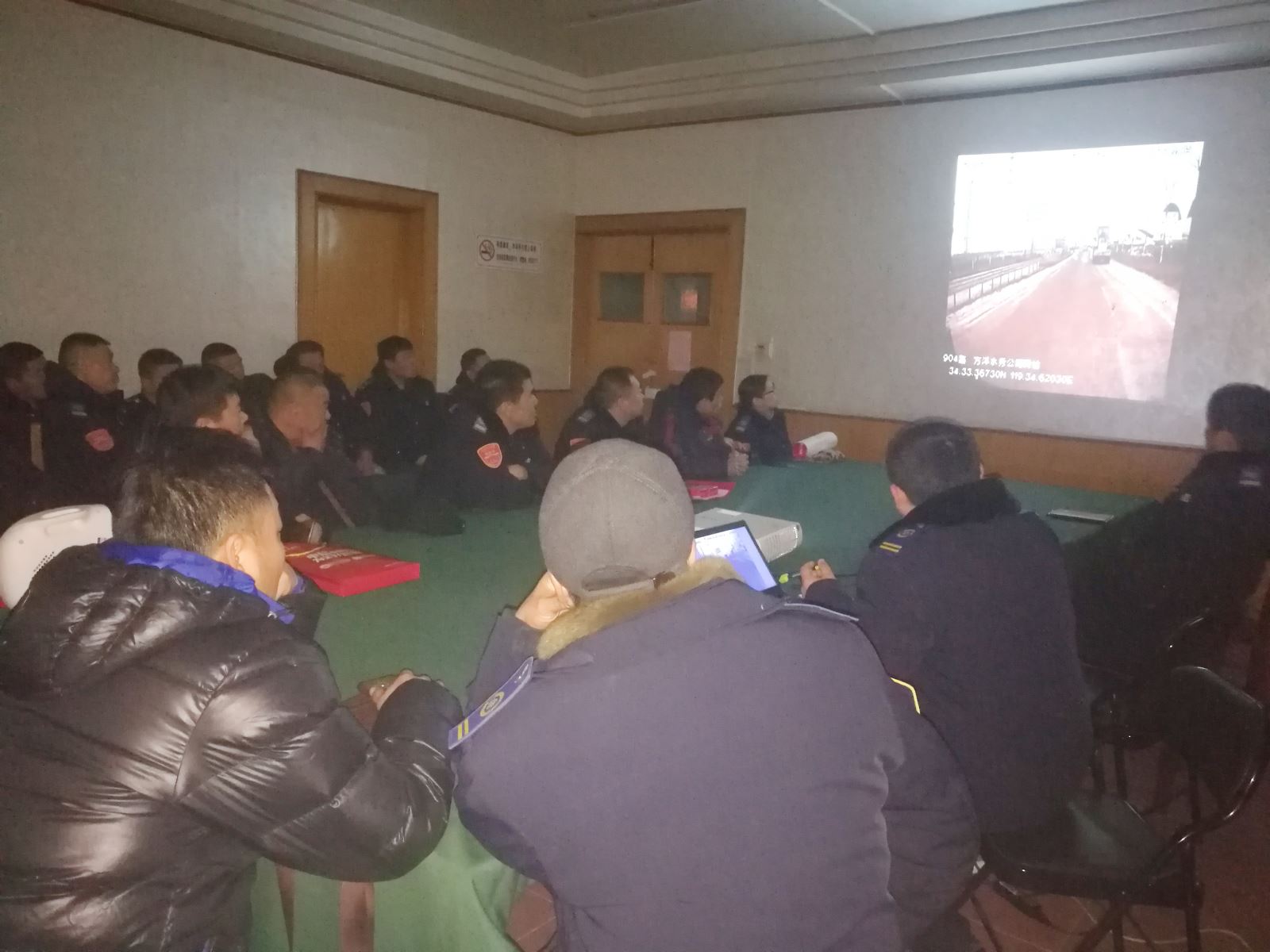 公交集團(tuán)經(jīng)營發(fā)展事業(yè)部召開駕駛員安全例會