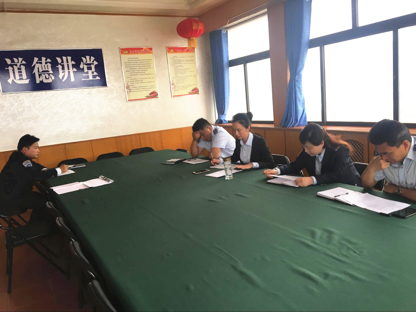 公交集團(tuán)佳連公司召開重點(diǎn)工作推進(jìn)會(huì)