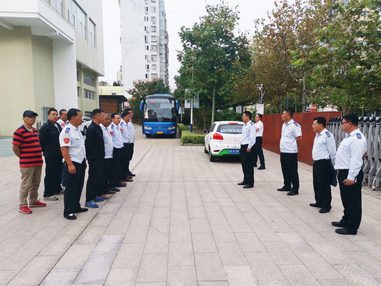 公交集團(tuán)經(jīng)營發(fā)展事業(yè)部圓滿完成蒼梧小學(xué)觀光采摘運(yùn)輸工作