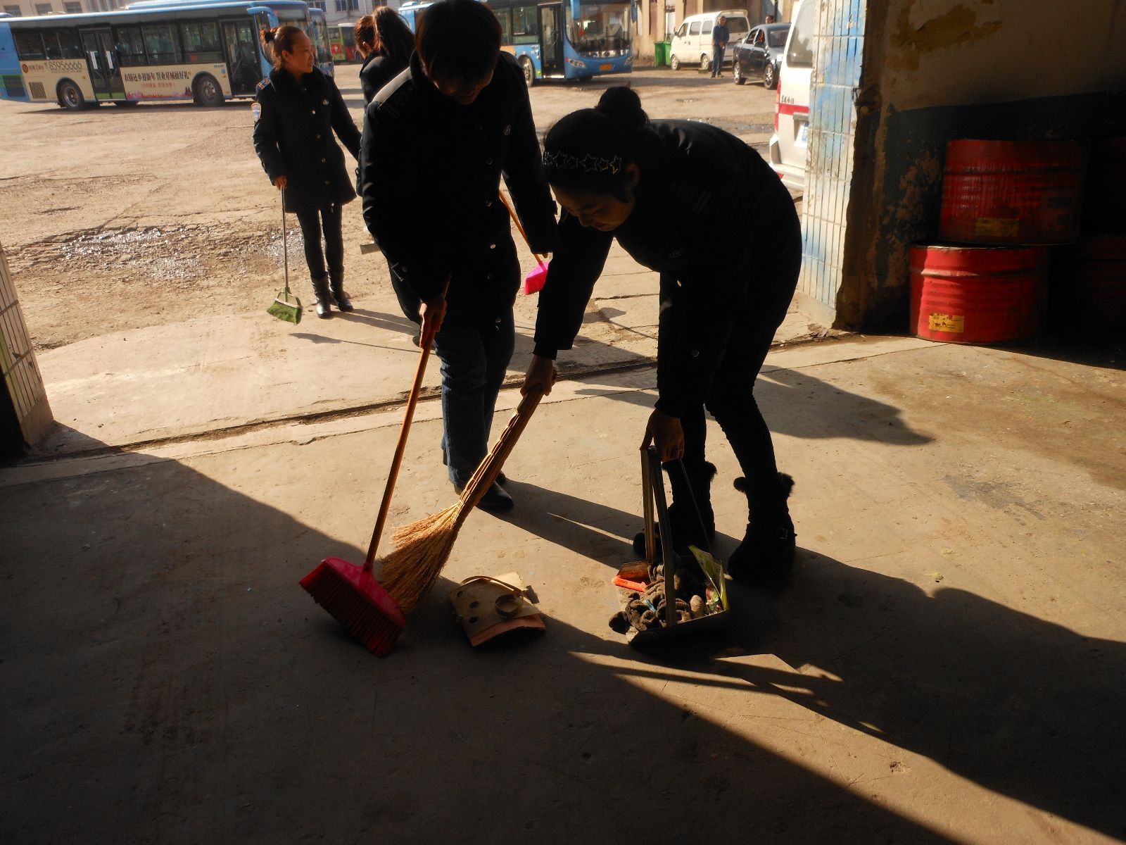 公交維修公司黨支部、工會組織女工開展“三八婦女節(jié)”活動(dòng)