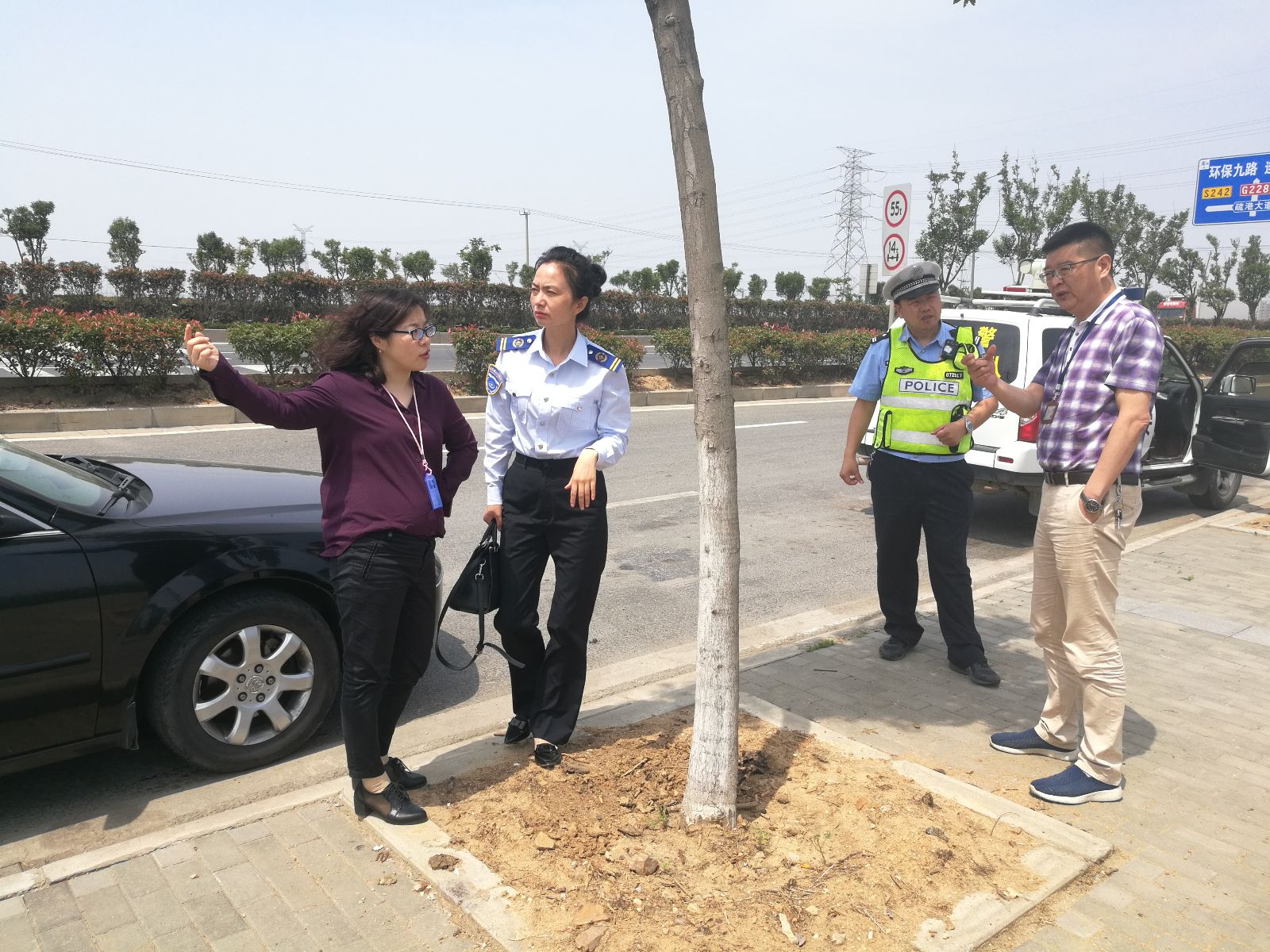 公交集團(tuán)佳連公司現(xiàn)場(chǎng)勘察徐圩新區(qū)公交通行道路情況