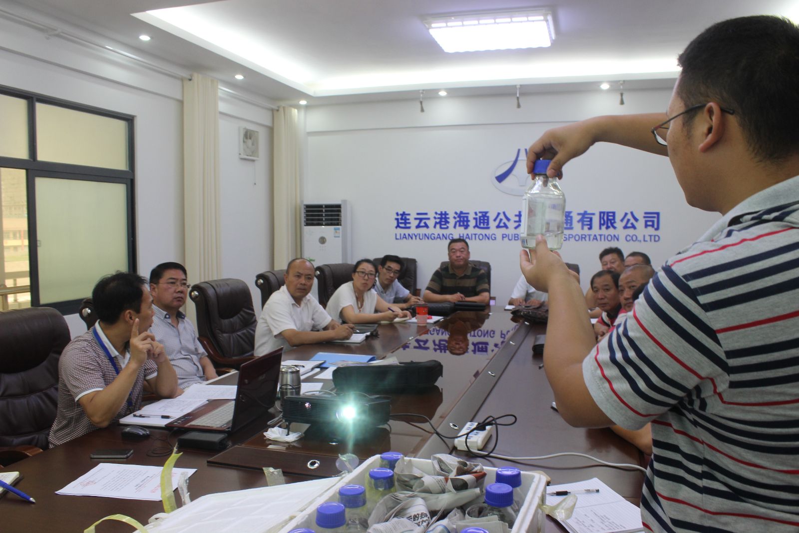 海通公交開展安管人員危險(xiǎn)品識別培訓(xùn)