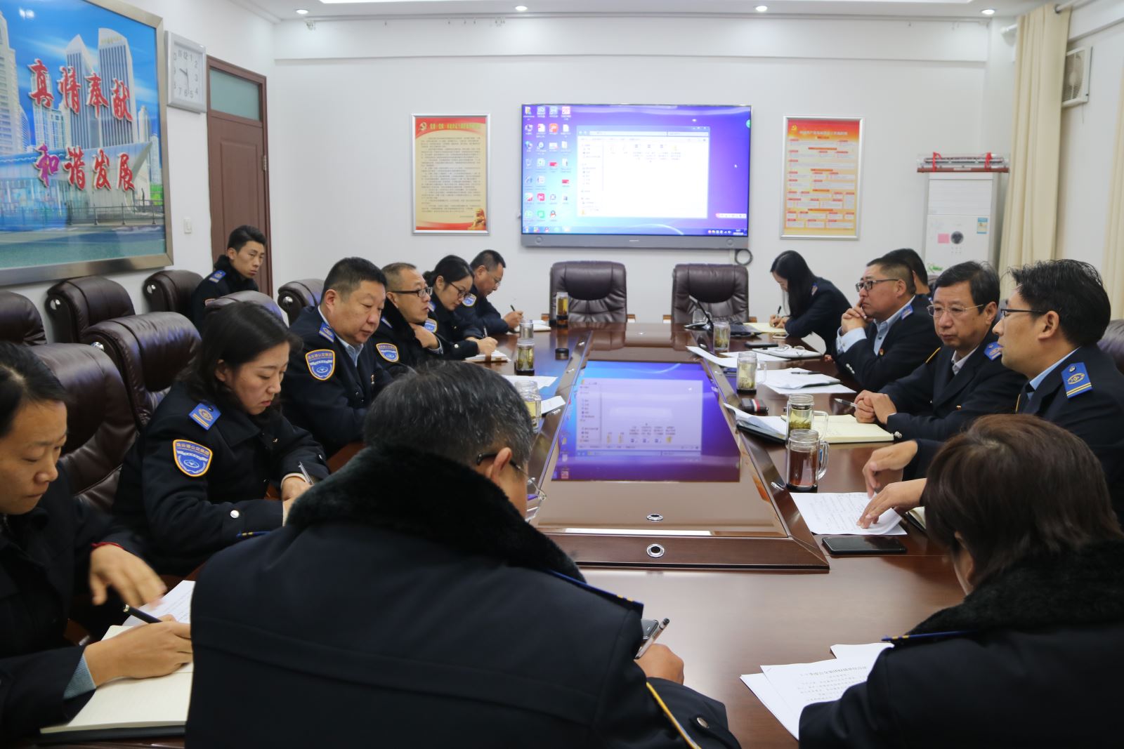 公交集團(tuán)召開(kāi)機(jī)關(guān)部室辦公會(huì)