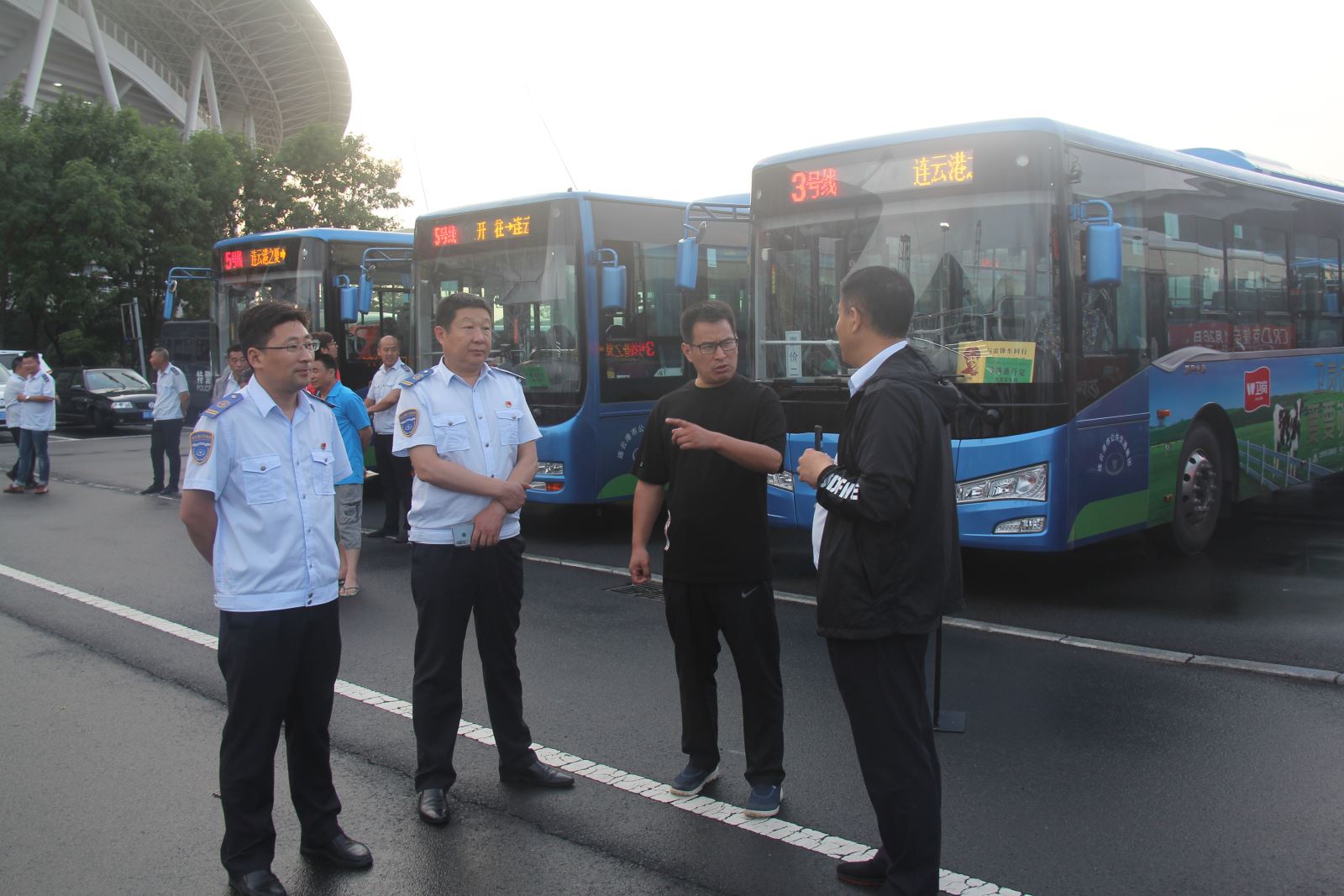 暴雨碰上連云港之夏 公交安全運(yùn)營(yíng)滿(mǎn)分交卷