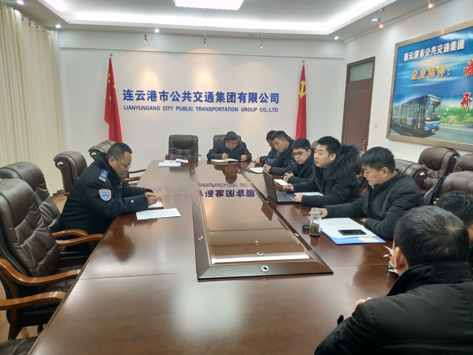公交集團機務(wù)技術(shù)事業(yè)部召開微宏電池廠家約談會