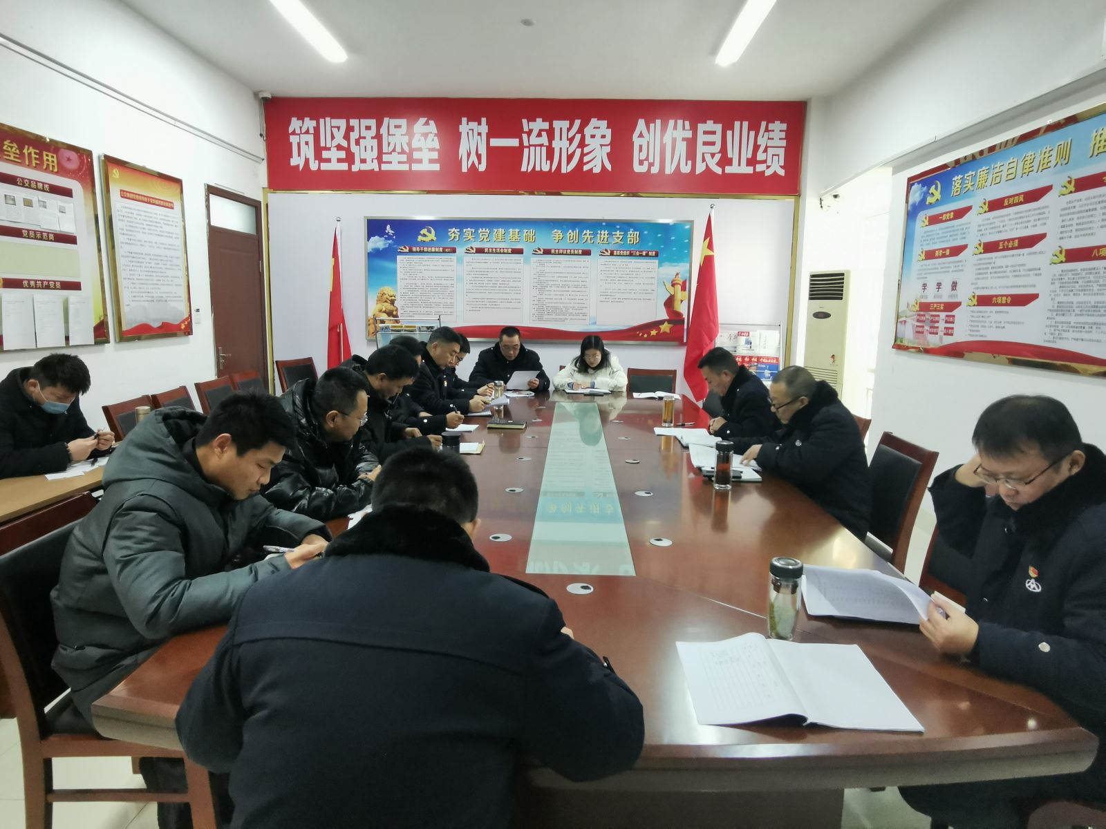 公交集團(tuán)召開機(jī)務(wù)工作會議