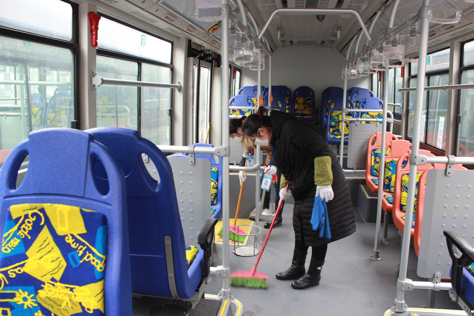 公交東部公司做好新車(chē)上線(xiàn)準(zhǔn)備工作