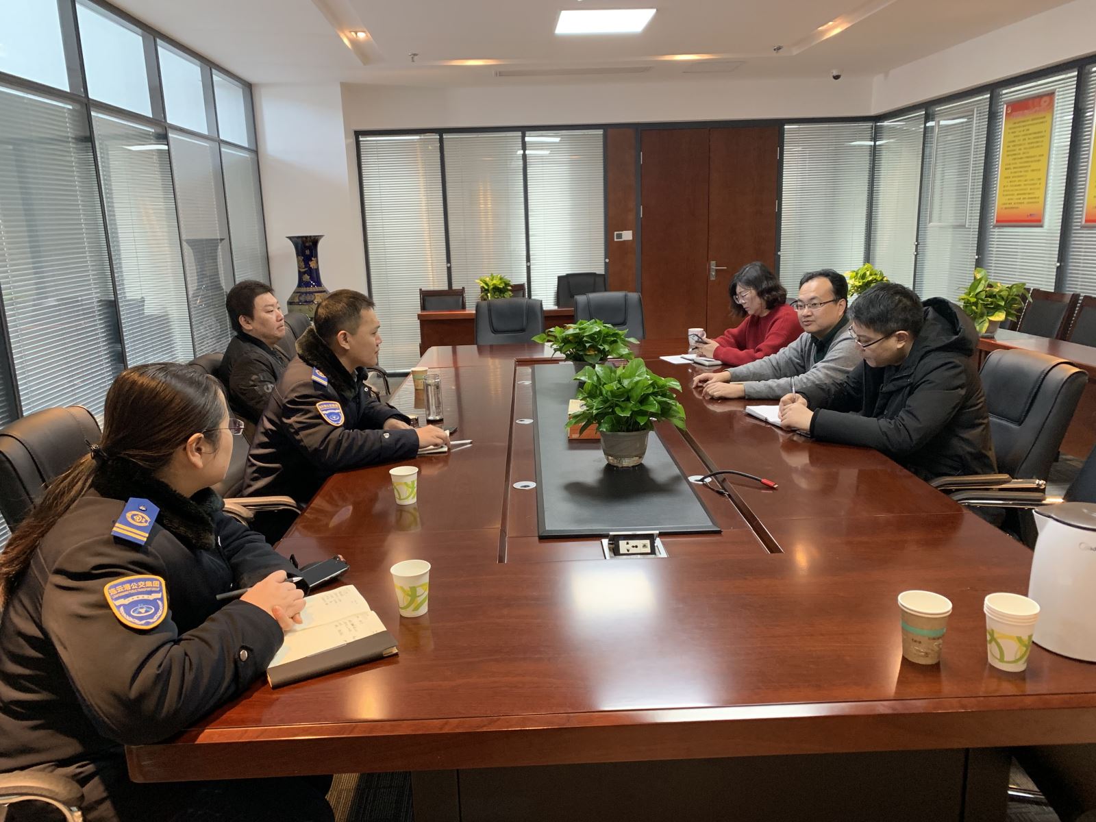 公交集團(tuán)與連云港市智慧城市公司聯(lián)合召開研討會