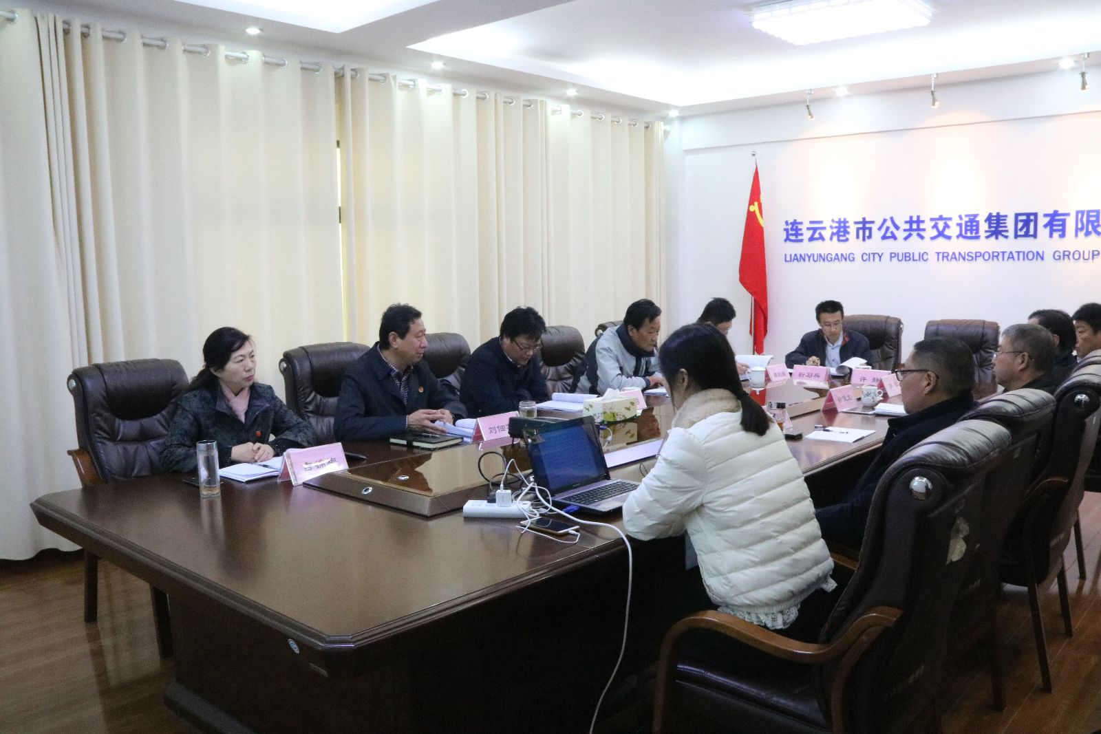 海通公交公司召開(kāi)第三屆第二次董事會(huì)、監(jiān)事會(huì)