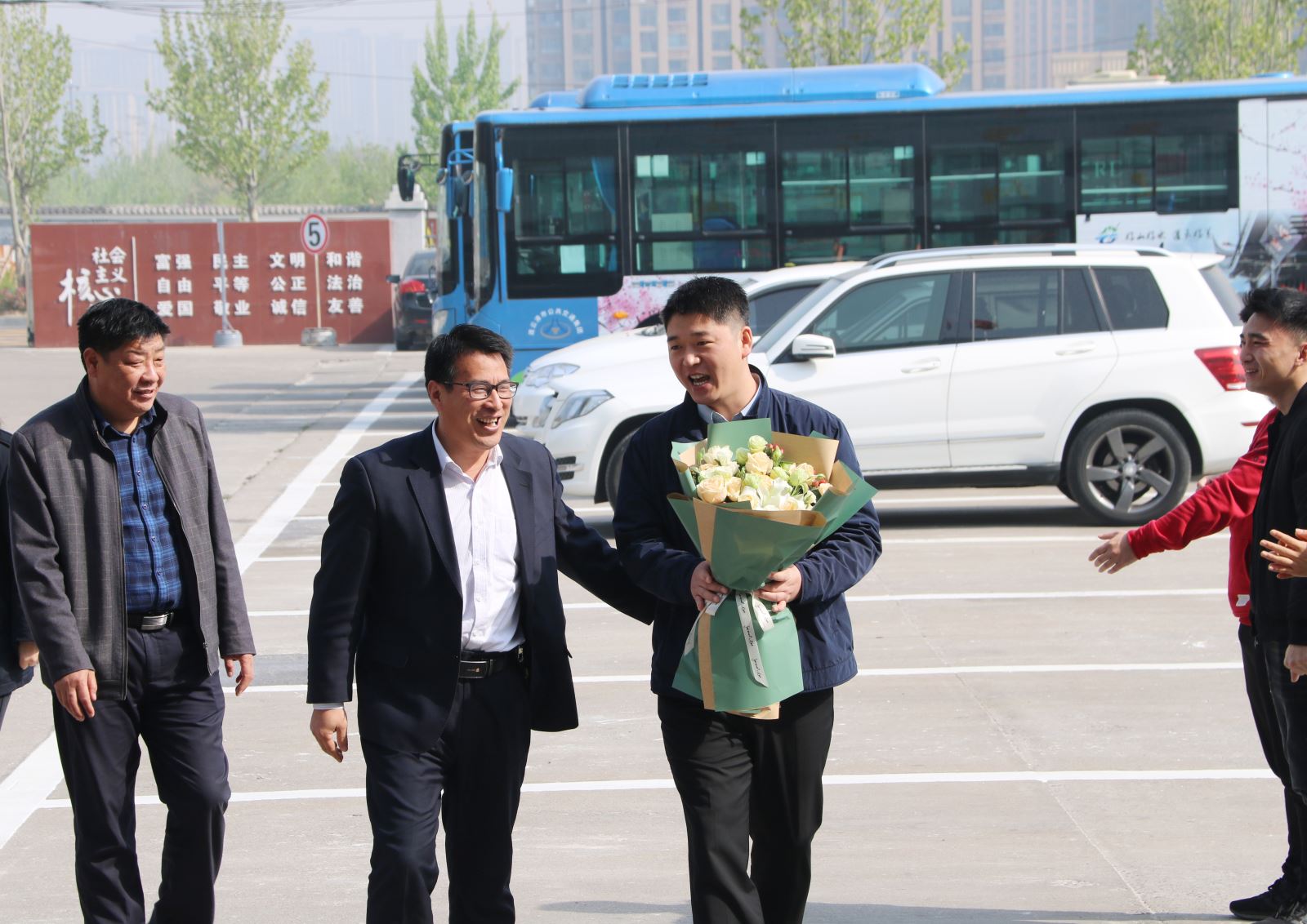 公交集團總經(jīng)理助理王學兵圓滿完成工作專班任務！