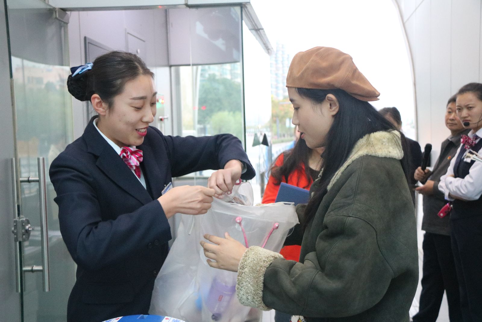 公交快速公司站務(wù)員服務(wù)技能競賽活動圓滿結(jié)束