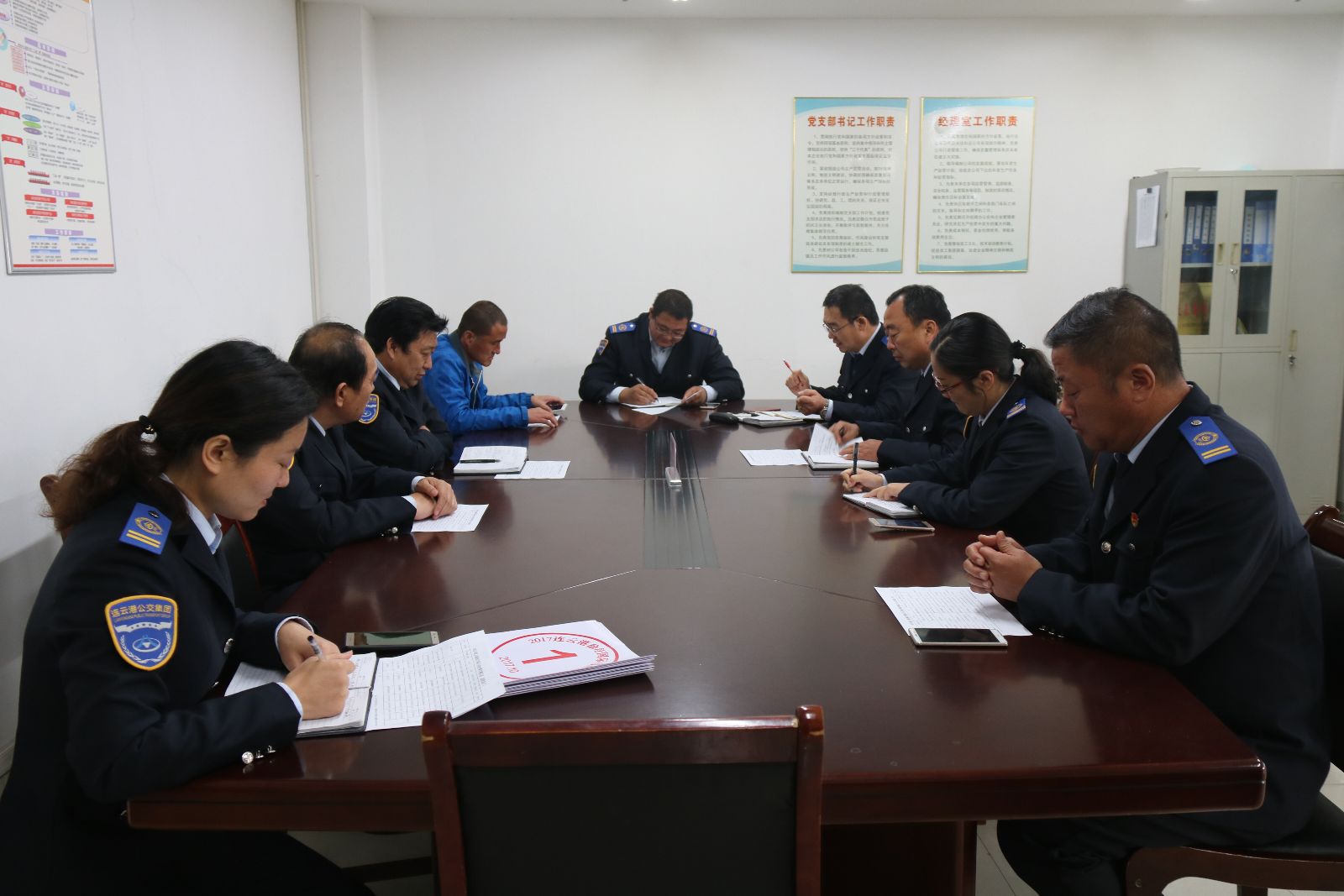 公交海州公司召開(kāi)徐圩馬拉松定制公交車(chē)輛部署會(huì)議