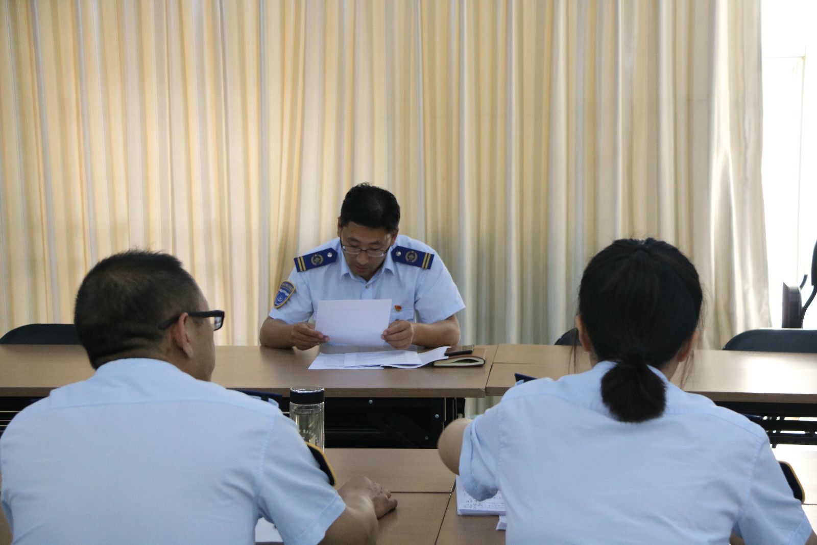 公交集團機關(guān)黨總支開展專題組織生活會前期準(zhǔn)備工作